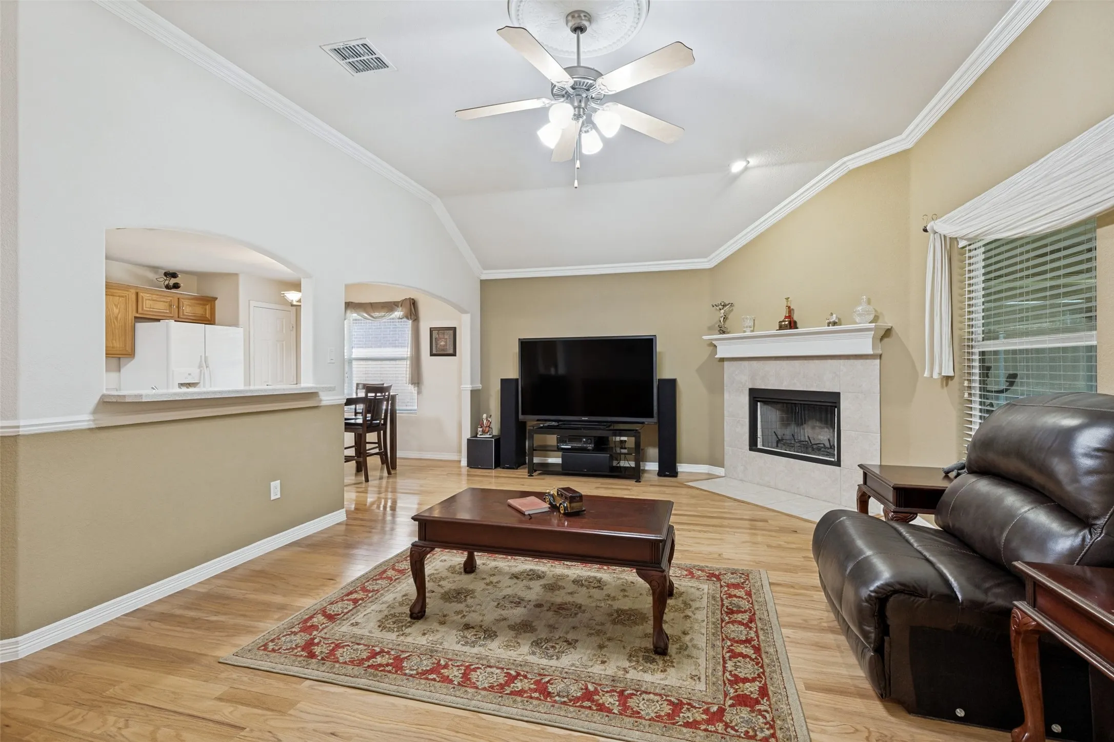Single Family Residence For Sale in Tarrant County , 6500 Sierra Madre Drive, Fort Worth, Texas 76179, 3 Bedroom, 2 Bathroom, 2 Garage spaces, 1,554 Sqft, built in 2005, mls#21340721, Real Estate Agent in Fort Worth, Homes For Sale in Tarrant county, Homes For Sale in Fort Worth, Realtor in Fort Worth Texas, Real Estate Brokerage Independent Realty Texas, Luminita Cordes Realtor