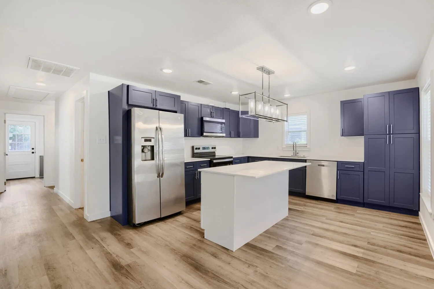 Single Family Residence For Sale in Dallas County , 3522 Kenilworth Street, Dallas, Texas 75210, 3 Bedroom, 2 Bathroom, Garage spaces, 1,064 Sqft, built in 1935, mls#21334342, Real Estate Agent in Dallas, Homes For Sale in Dallas county, Homes For Sale in Dallas, Realtor in Dallas Texas, Real Estate Brokerage Independent Realty Texas, Luminita Cordes Realtor