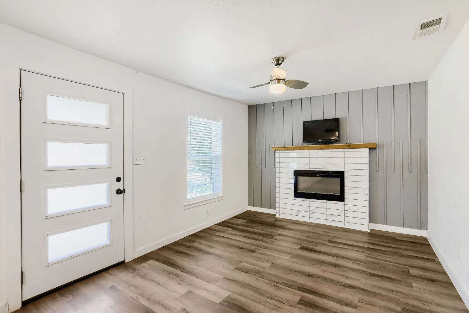 Single Family Residence For Sale in Dallas County , 3522 Kenilworth Street, Dallas, Texas 75210, 3 Bedroom, 2 Bathroom, Garage spaces, 1,064 Sqft, built in 1935, mls#21334342, Real Estate Agent in Dallas, Homes For Sale in Dallas county, Homes For Sale in Dallas, Realtor in Dallas Texas, Real Estate Brokerage Independent Realty Texas, Luminita Cordes Realtor
