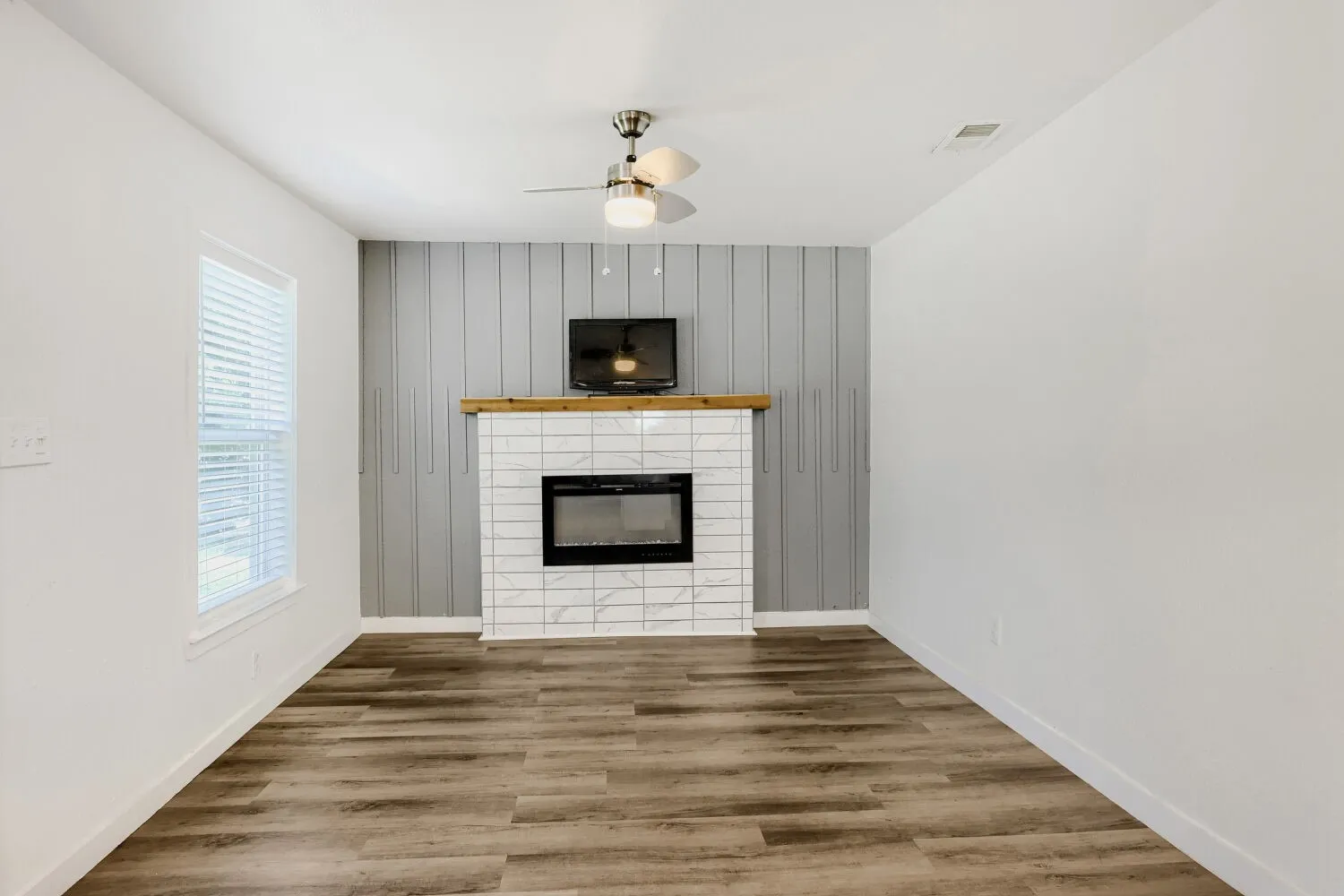 Single Family Residence For Sale in Dallas County , 3522 Kenilworth Street, Dallas, Texas 75210, 3 Bedroom, 2 Bathroom, Garage spaces, 1,064 Sqft, built in 1935, mls#21334342, Real Estate Agent in Dallas, Homes For Sale in Dallas county, Homes For Sale in Dallas, Realtor in Dallas Texas, Real Estate Brokerage Independent Realty Texas, Luminita Cordes Realtor