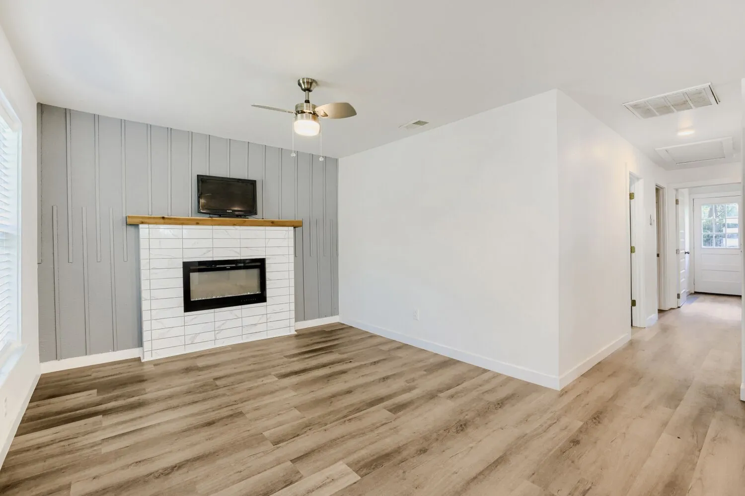 Single Family Residence For Sale in Dallas County , 3522 Kenilworth Street, Dallas, Texas 75210, 3 Bedroom, 2 Bathroom, Garage spaces, 1,064 Sqft, built in 1935, mls#21334342, Real Estate Agent in Dallas, Homes For Sale in Dallas county, Homes For Sale in Dallas, Realtor in Dallas Texas, Real Estate Brokerage Independent Realty Texas, Luminita Cordes Realtor