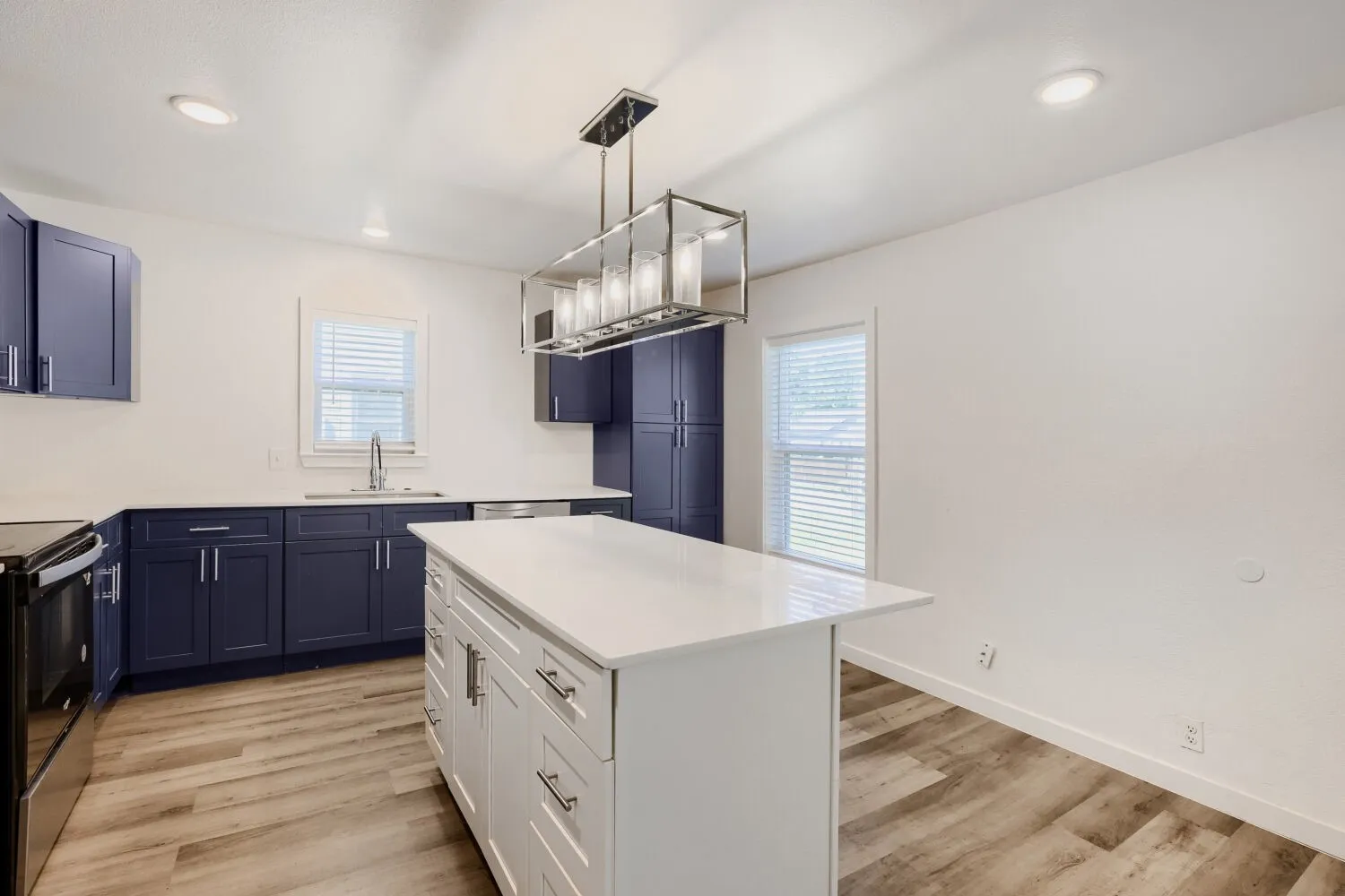 Single Family Residence For Sale in Dallas County , 3522 Kenilworth Street, Dallas, Texas 75210, 3 Bedroom, 2 Bathroom, Garage spaces, 1,064 Sqft, built in 1935, mls#21334342, Real Estate Agent in Dallas, Homes For Sale in Dallas county, Homes For Sale in Dallas, Realtor in Dallas Texas, Real Estate Brokerage Independent Realty Texas, Luminita Cordes Realtor