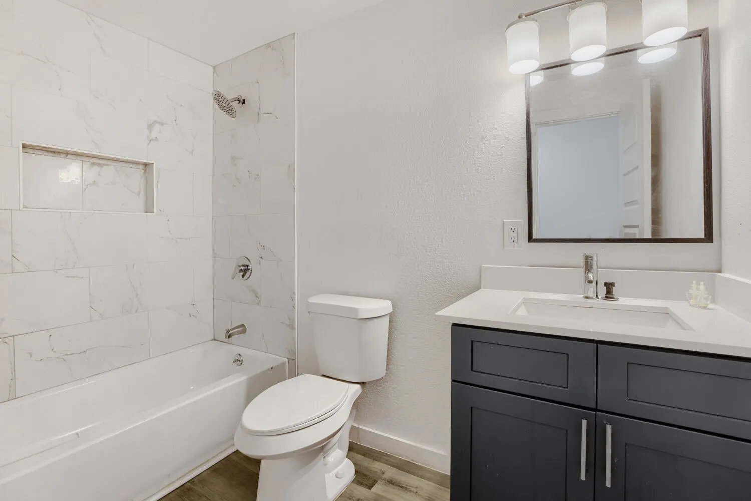 Single Family Residence For Sale in Dallas County , 3522 Kenilworth Street, Dallas, Texas 75210, 3 Bedroom, 2 Bathroom, Garage spaces, 1,064 Sqft, built in 1935, mls#21334342, Real Estate Agent in Dallas, Homes For Sale in Dallas county, Homes For Sale in Dallas, Realtor in Dallas Texas, Real Estate Brokerage Independent Realty Texas, Luminita Cordes Realtor