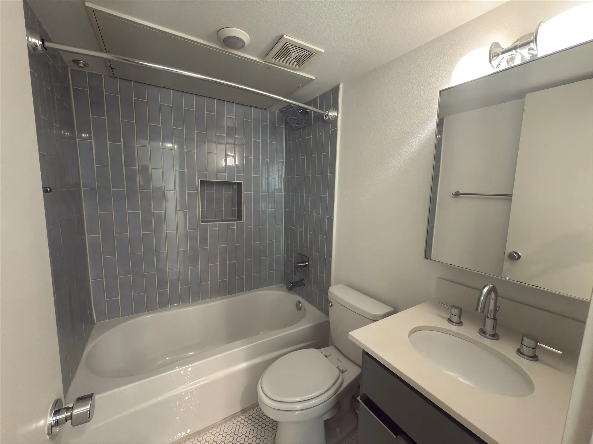 Apartment For Rent in Dallas County , 4526 Munger Avenue 105, Dallas, Texas 75204, 1 Bedroom, 1 Bathroom, Garage spaces, 512 Sqft, built in 1958, mls#21340706, Real Estate Agent in Dallas, Homes For Rent in Dallas county, Homes For Rent in Dallas, Realtor in Dallas Texas, Real Estate Brokerage Independent Realty Texas, Luminita Cordes Realtor