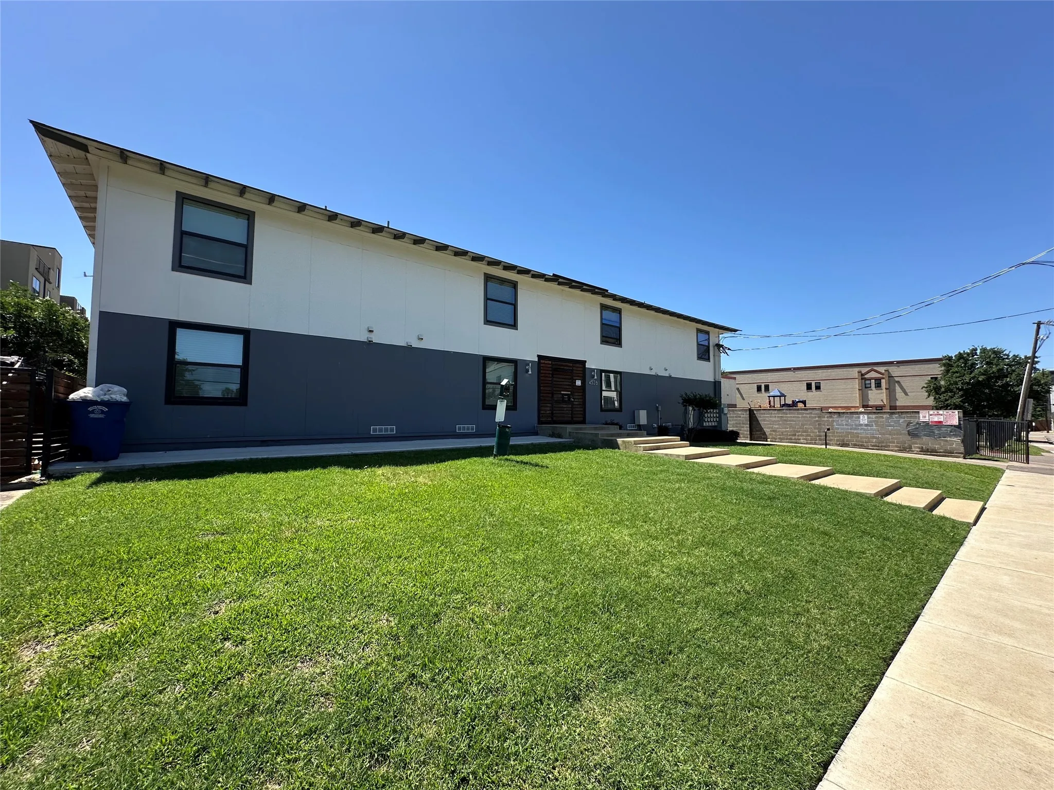 Apartment For Rent in Dallas County , 4526 Munger Avenue 105, Dallas, Texas 75204, 1 Bedroom, 1 Bathroom, Garage spaces, 512 Sqft, built in 1958, mls#21340706, Real Estate Agent in Dallas, Homes For Rent in Dallas county, Homes For Rent in Dallas, Realtor in Dallas Texas, Real Estate Brokerage Independent Realty Texas, Luminita Cordes Realtor