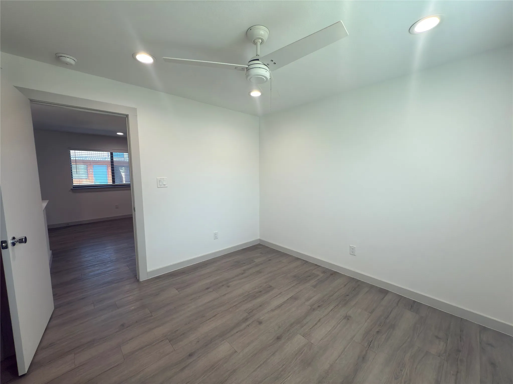 Apartment For Rent in Dallas County , 4526 Munger Avenue 105, Dallas, Texas 75204, 1 Bedroom, 1 Bathroom, Garage spaces, 512 Sqft, built in 1958, mls#21340706, Real Estate Agent in Dallas, Homes For Rent in Dallas county, Homes For Rent in Dallas, Realtor in Dallas Texas, Real Estate Brokerage Independent Realty Texas, Luminita Cordes Realtor
