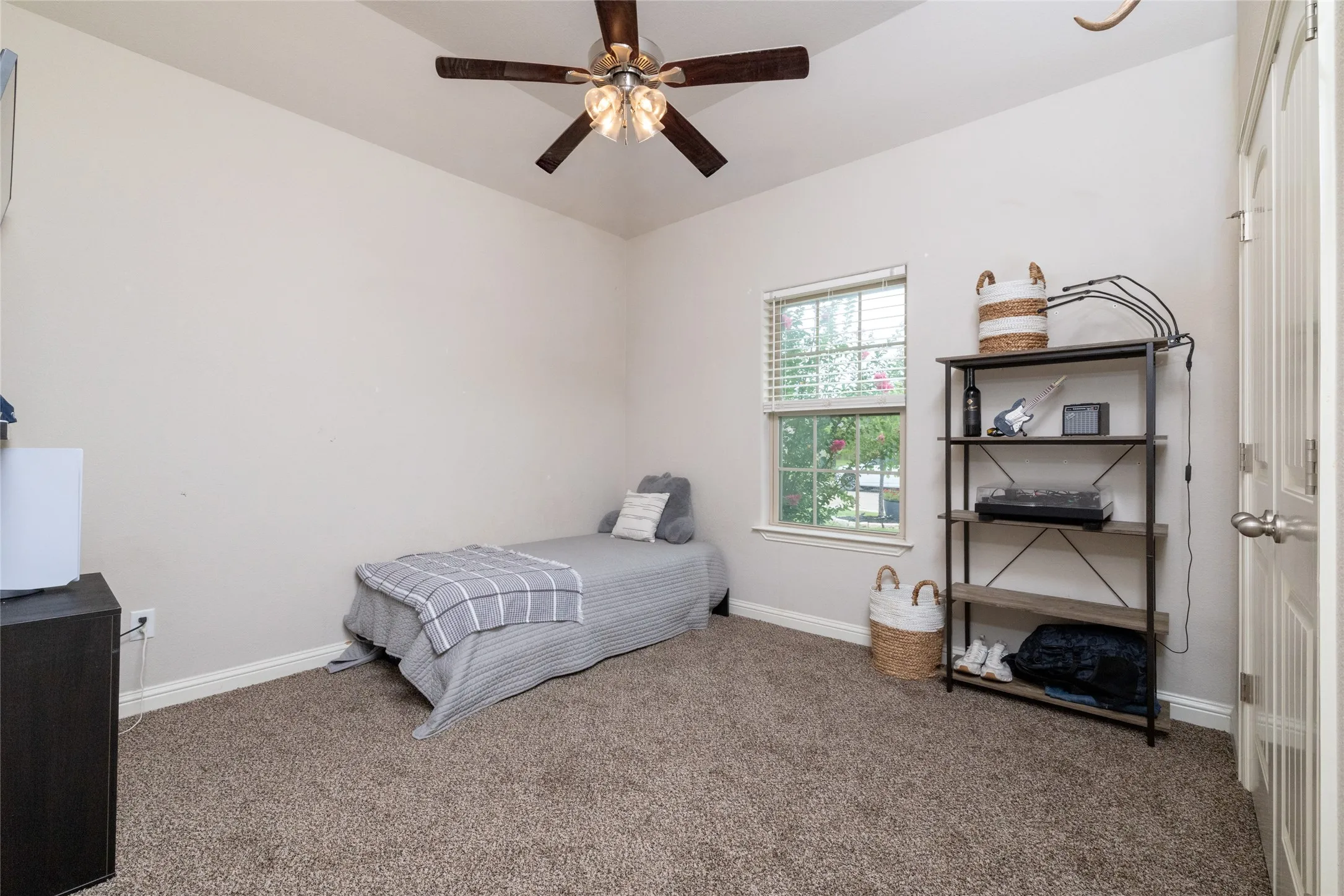 Single Family Residence For Sale in Johnson County , 205 Harp Avenue, Godley, Texas 76044, 3 Bedroom, 2 Bathroom, 2 Garage spaces, 2,010 Sqft, built in 2019, mls#21338596, Real Estate Agent in Godley, Homes For Sale in Johnson county, Homes For Sale in Godley, Realtor in Godley Texas, Real Estate Brokerage Independent Realty Texas, Luminita Cordes Realtor