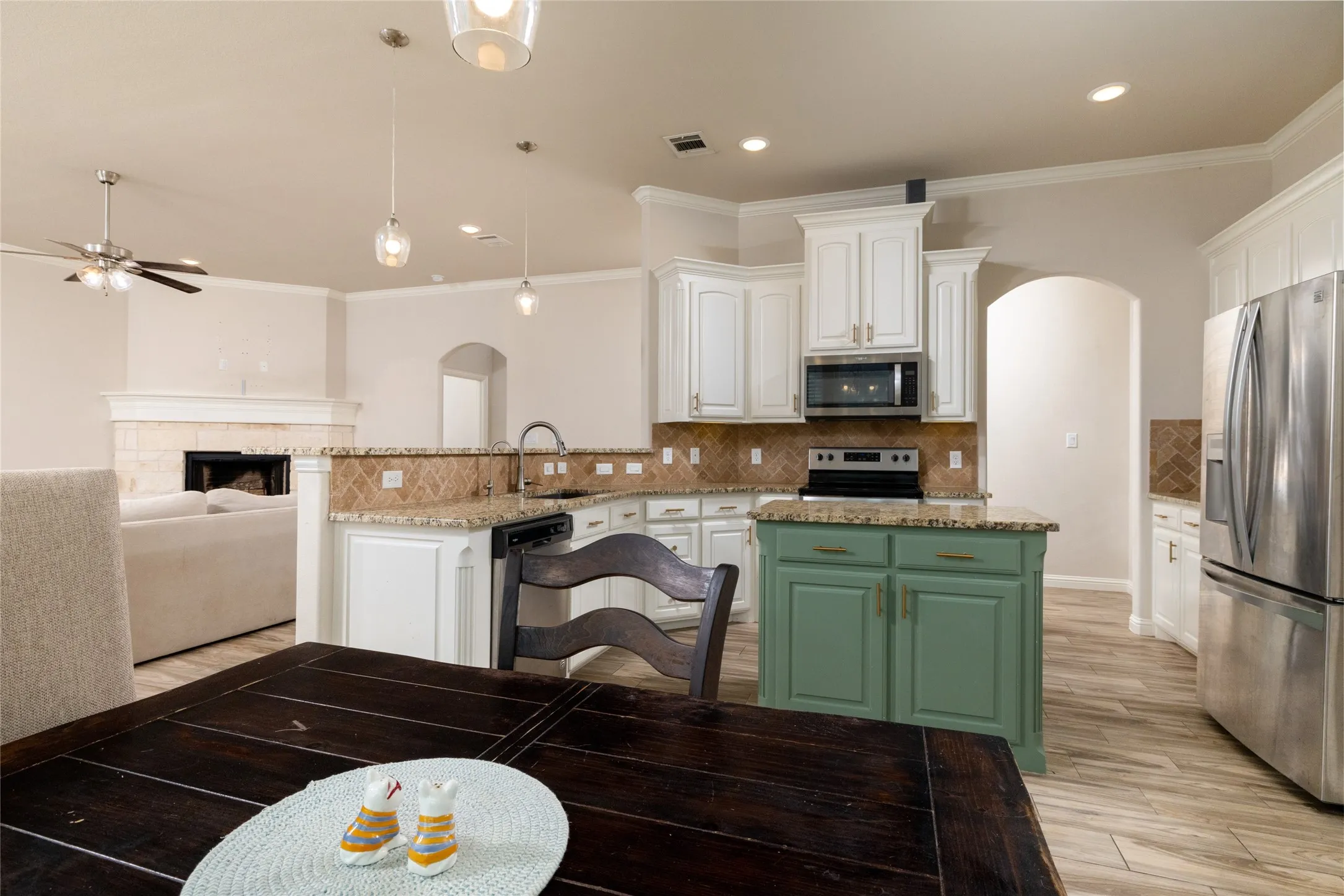 Single Family Residence For Sale in Johnson County , 205 Harp Avenue, Godley, Texas 76044, 3 Bedroom, 2 Bathroom, 2 Garage spaces, 2,010 Sqft, built in 2019, mls#21338596, Real Estate Agent in Godley, Homes For Sale in Johnson county, Homes For Sale in Godley, Realtor in Godley Texas, Real Estate Brokerage Independent Realty Texas, Luminita Cordes Realtor