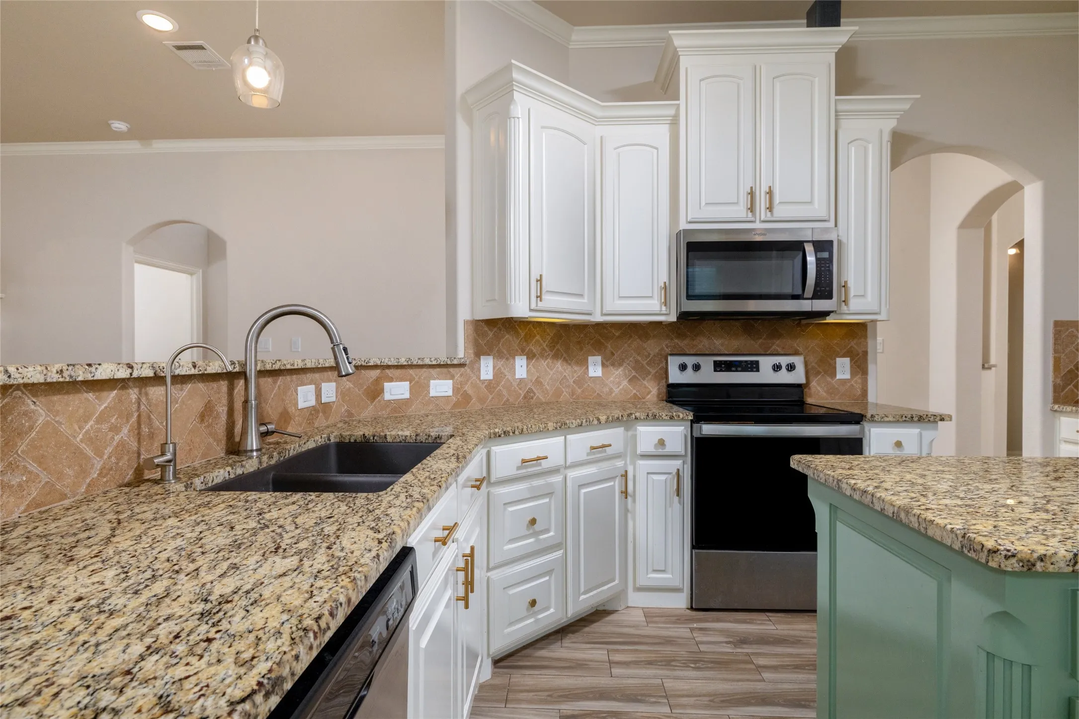 Single Family Residence For Sale in Johnson County , 205 Harp Avenue, Godley, Texas 76044, 3 Bedroom, 2 Bathroom, 2 Garage spaces, 2,010 Sqft, built in 2019, mls#21338596, Real Estate Agent in Godley, Homes For Sale in Johnson county, Homes For Sale in Godley, Realtor in Godley Texas, Real Estate Brokerage Independent Realty Texas, Luminita Cordes Realtor