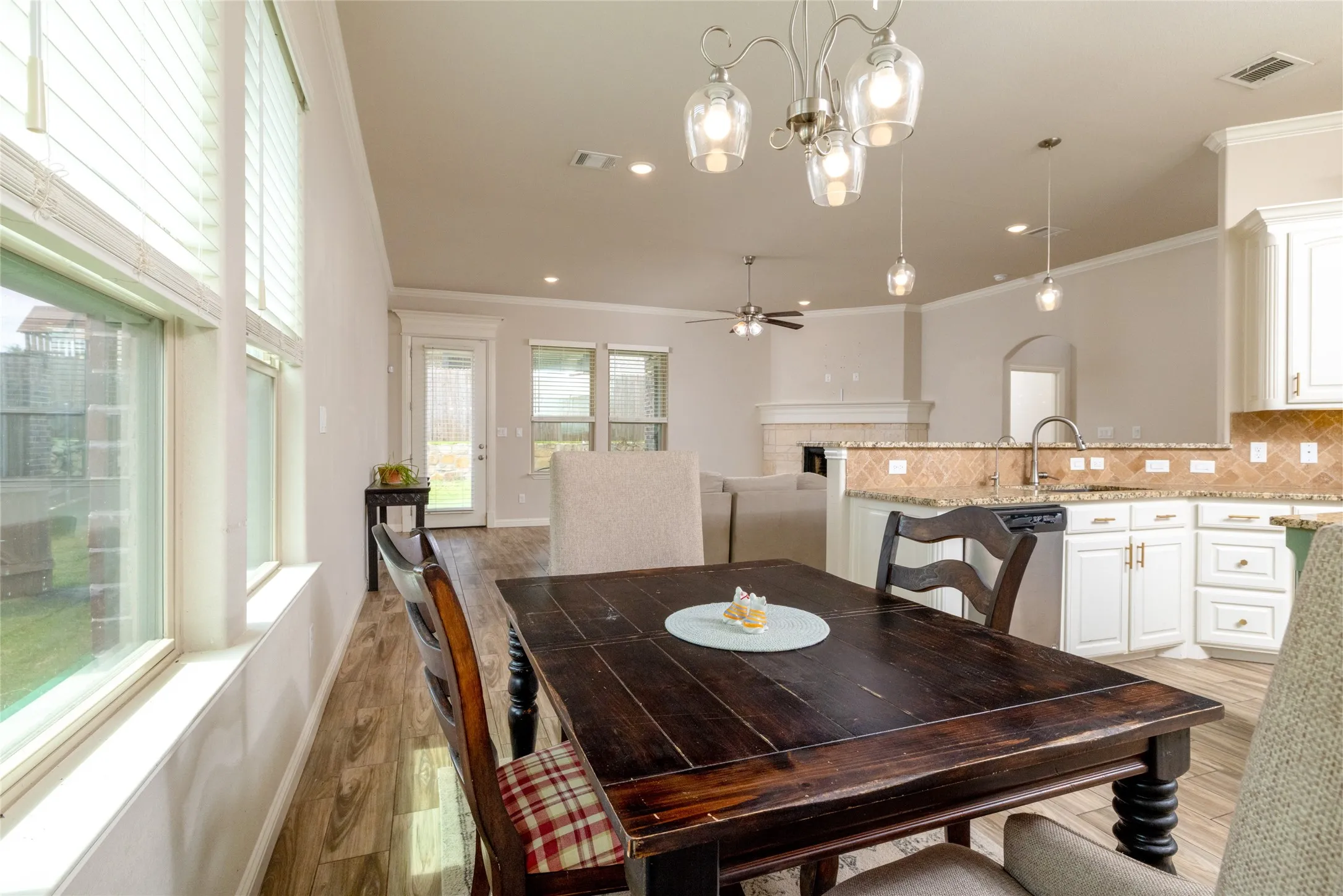 Single Family Residence For Sale in Johnson County , 205 Harp Avenue, Godley, Texas 76044, 3 Bedroom, 2 Bathroom, 2 Garage spaces, 2,010 Sqft, built in 2019, mls#21338596, Real Estate Agent in Godley, Homes For Sale in Johnson county, Homes For Sale in Godley, Realtor in Godley Texas, Real Estate Brokerage Independent Realty Texas, Luminita Cordes Realtor
