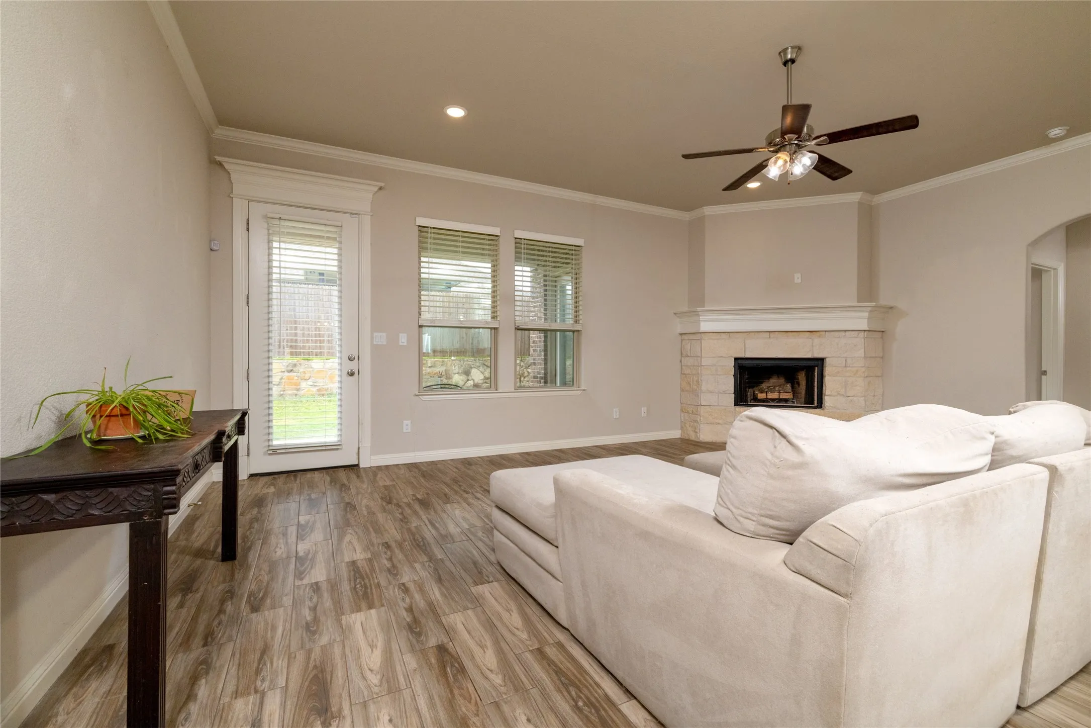 Single Family Residence For Sale in Johnson County , 205 Harp Avenue, Godley, Texas 76044, 3 Bedroom, 2 Bathroom, 2 Garage spaces, 2,010 Sqft, built in 2019, mls#21338596, Real Estate Agent in Godley, Homes For Sale in Johnson county, Homes For Sale in Godley, Realtor in Godley Texas, Real Estate Brokerage Independent Realty Texas, Luminita Cordes Realtor