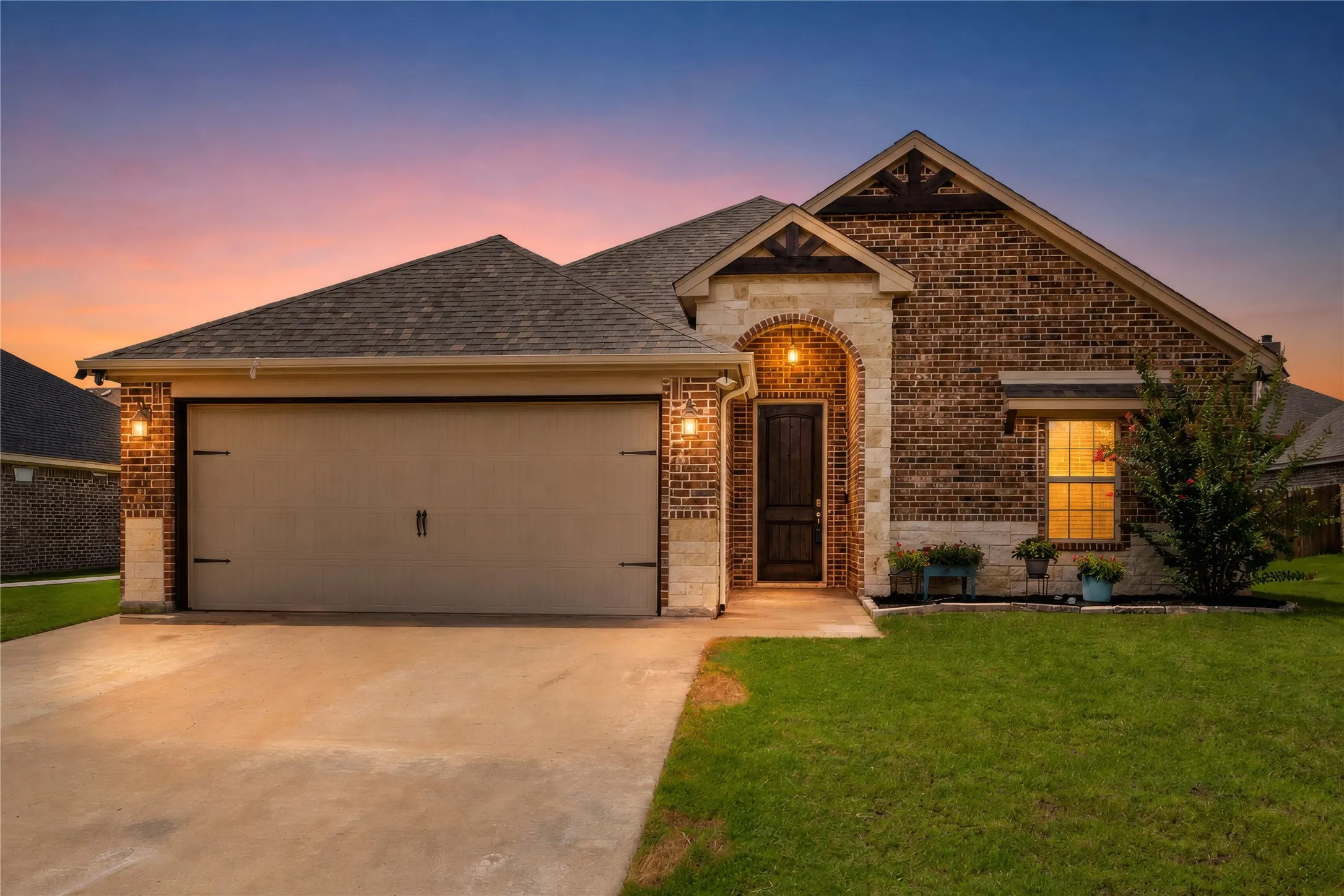 Single Family Residence For Sale in Johnson County , 205 Harp Avenue, Godley, Texas 76044, 3 Bedroom, 2 Bathroom, 2 Garage spaces, 2,010 Sqft, built in 2019, mls#21338596, Real Estate Agent in Godley, Homes For Sale in Johnson county, Homes For Sale in Godley, Realtor in Godley Texas, Real Estate Brokerage Independent Realty Texas, Luminita Cordes Realtor