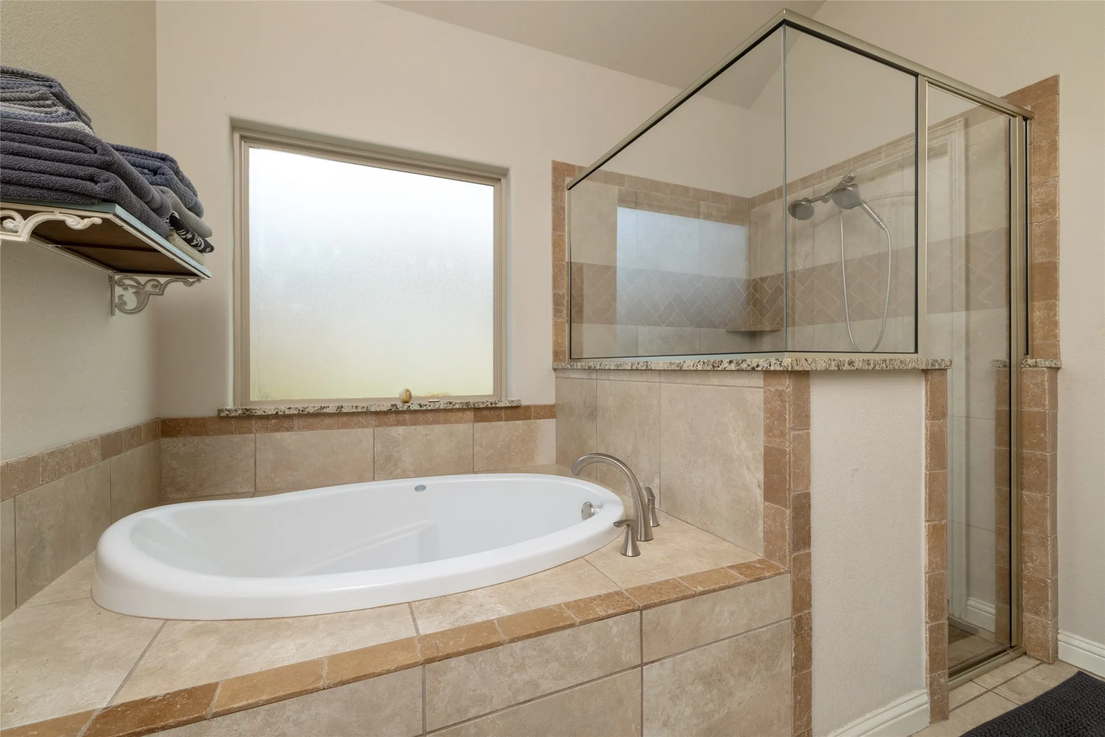Single Family Residence For Sale in Johnson County , 205 Harp Avenue, Godley, Texas 76044, 3 Bedroom, 2 Bathroom, 2 Garage spaces, 2,010 Sqft, built in 2019, mls#21338596, Real Estate Agent in Godley, Homes For Sale in Johnson county, Homes For Sale in Godley, Realtor in Godley Texas, Real Estate Brokerage Independent Realty Texas, Luminita Cordes Realtor