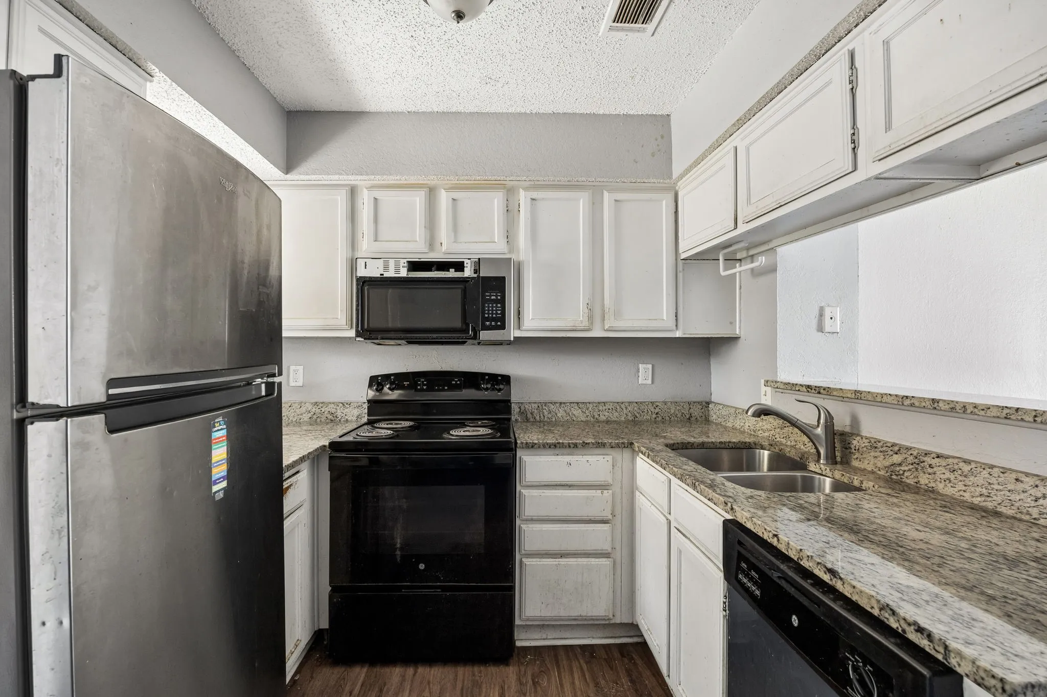Townhouse For Sale in Dallas County , 2244 Aspen Drive, Dallas, Texas 75227, 2 Bedrooms, 2 Bathrooms, Garage spaces, 915 Sqft, built in 1983, Price $105,000, mls#21335215, Real Estate Agent in Dallas, Homes For Sale in Dallas county, Homes For Sale in Dallas, Realtor in Dallas Texas, Real Estate Brokerage Independent Realty Texas, Luminita Cordes Realtor