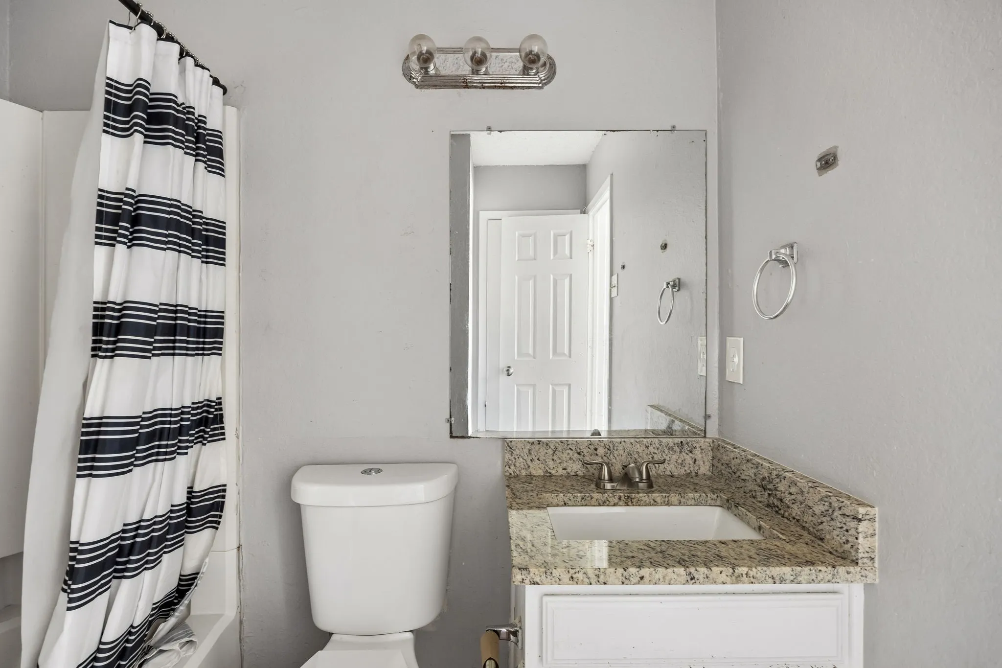 Townhouse For Sale in Dallas County , 2244 Aspen Drive, Dallas, Texas 75227, 2 Bedrooms, 2 Bathrooms, Garage spaces, 915 Sqft, built in 1983, Price $105,000, mls#21335215, Real Estate Agent in Dallas, Homes For Sale in Dallas county, Homes For Sale in Dallas, Realtor in Dallas Texas, Real Estate Brokerage Independent Realty Texas, Luminita Cordes Realtor