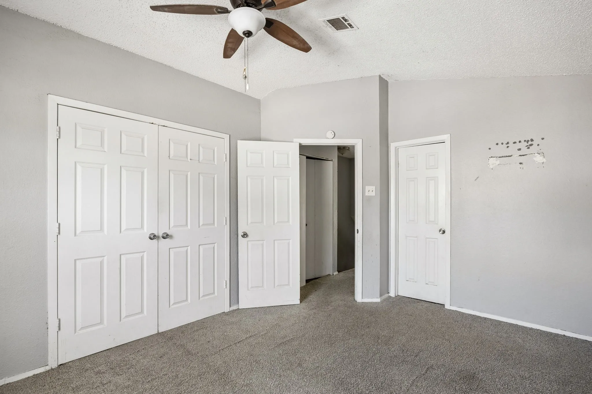Townhouse For Sale in Dallas County , 2244 Aspen Drive, Dallas, Texas 75227, 2 Bedrooms, 2 Bathrooms, Garage spaces, 915 Sqft, built in 1983, Price $105,000, mls#21335215, Real Estate Agent in Dallas, Homes For Sale in Dallas county, Homes For Sale in Dallas, Realtor in Dallas Texas, Real Estate Brokerage Independent Realty Texas, Luminita Cordes Realtor