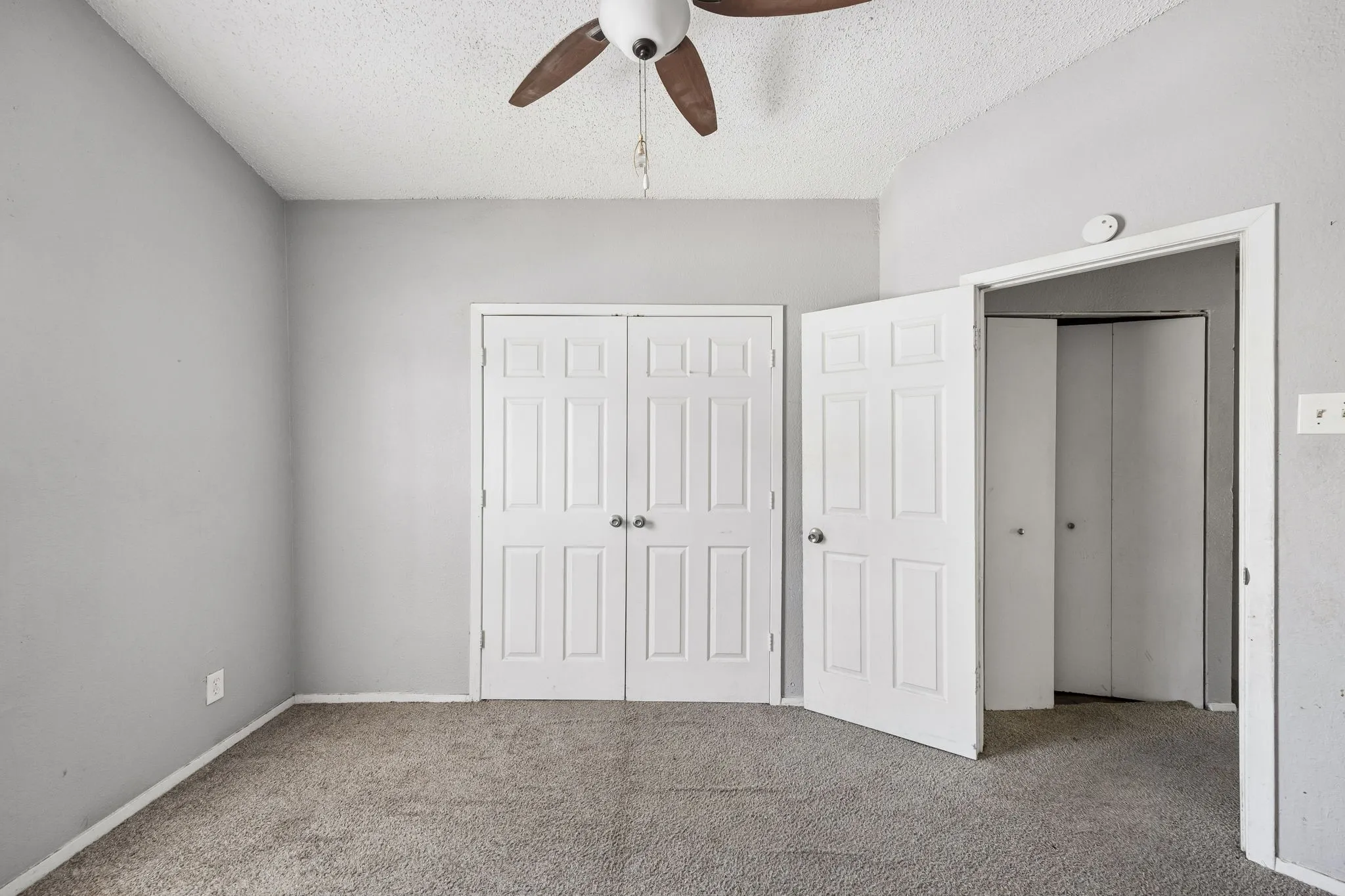 Townhouse For Sale in Dallas County , 2244 Aspen Drive, Dallas, Texas 75227, 2 Bedrooms, 2 Bathrooms, Garage spaces, 915 Sqft, built in 1983, Price $105,000, mls#21335215, Real Estate Agent in Dallas, Homes For Sale in Dallas county, Homes For Sale in Dallas, Realtor in Dallas Texas, Real Estate Brokerage Independent Realty Texas, Luminita Cordes Realtor