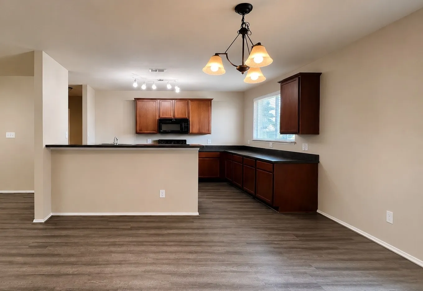 Single Family Residence For Rent in Tarrant County , 1701 Quail Springs Circle, Fort Worth, Texas 76177, 3 Bedroom, 2 Bathroom, 2 Garage spaces, 1,670 Sqft, built in 2013, mls#21339417, Real Estate Agent in Fort Worth, Homes For Rent in Tarrant county, Homes For Rent in Fort Worth, Realtor in Fort Worth Texas, Real Estate Brokerage Independent Realty Texas, Luminita Cordes Realtor