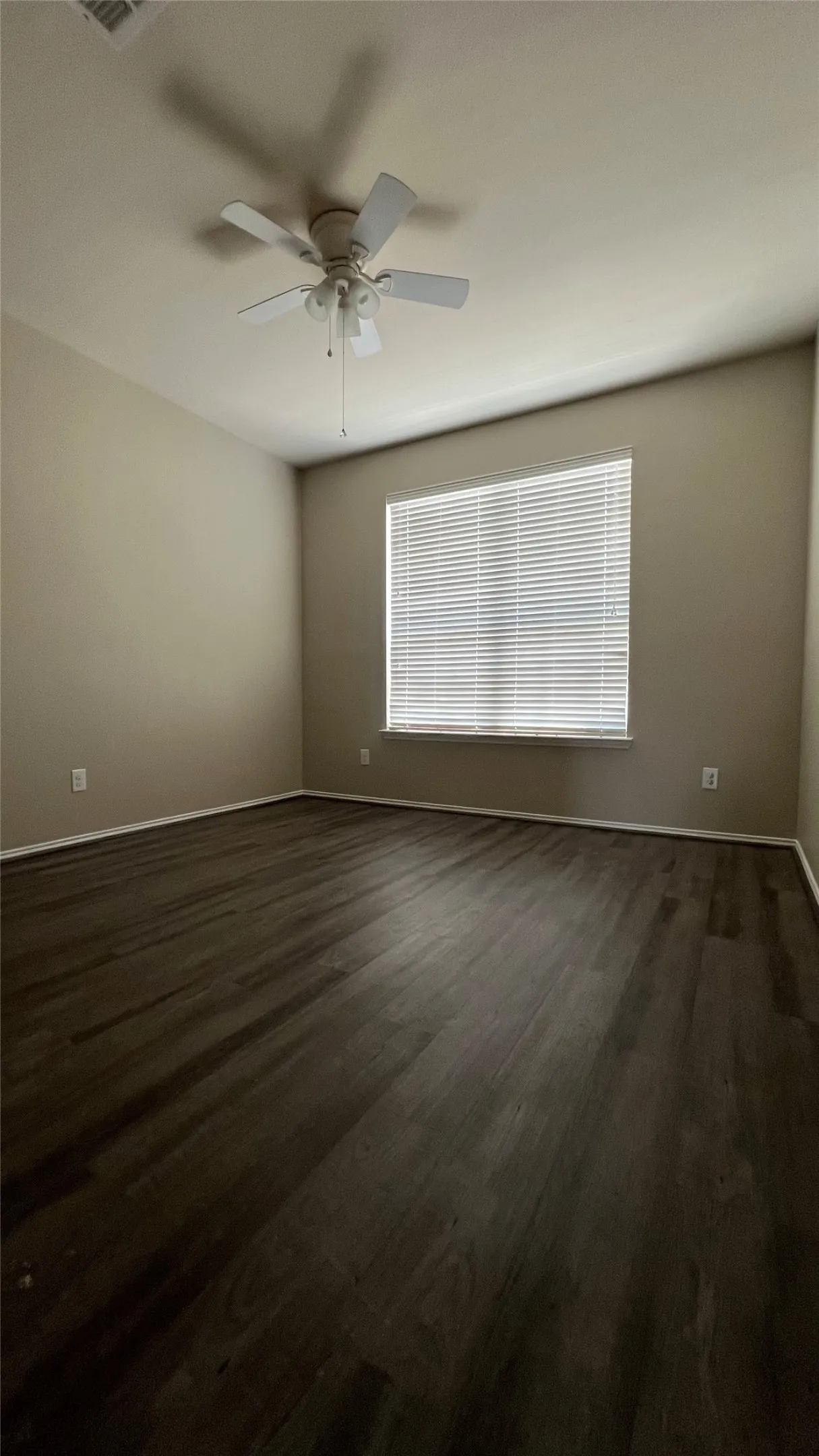 Single Family Residence For Rent in Tarrant County , 1701 Quail Springs Circle, Fort Worth, Texas 76177, 3 Bedroom, 2 Bathroom, 2 Garage spaces, 1,670 Sqft, built in 2013, mls#21339417, Real Estate Agent in Fort Worth, Homes For Rent in Tarrant county, Homes For Rent in Fort Worth, Realtor in Fort Worth Texas, Real Estate Brokerage Independent Realty Texas, Luminita Cordes Realtor
