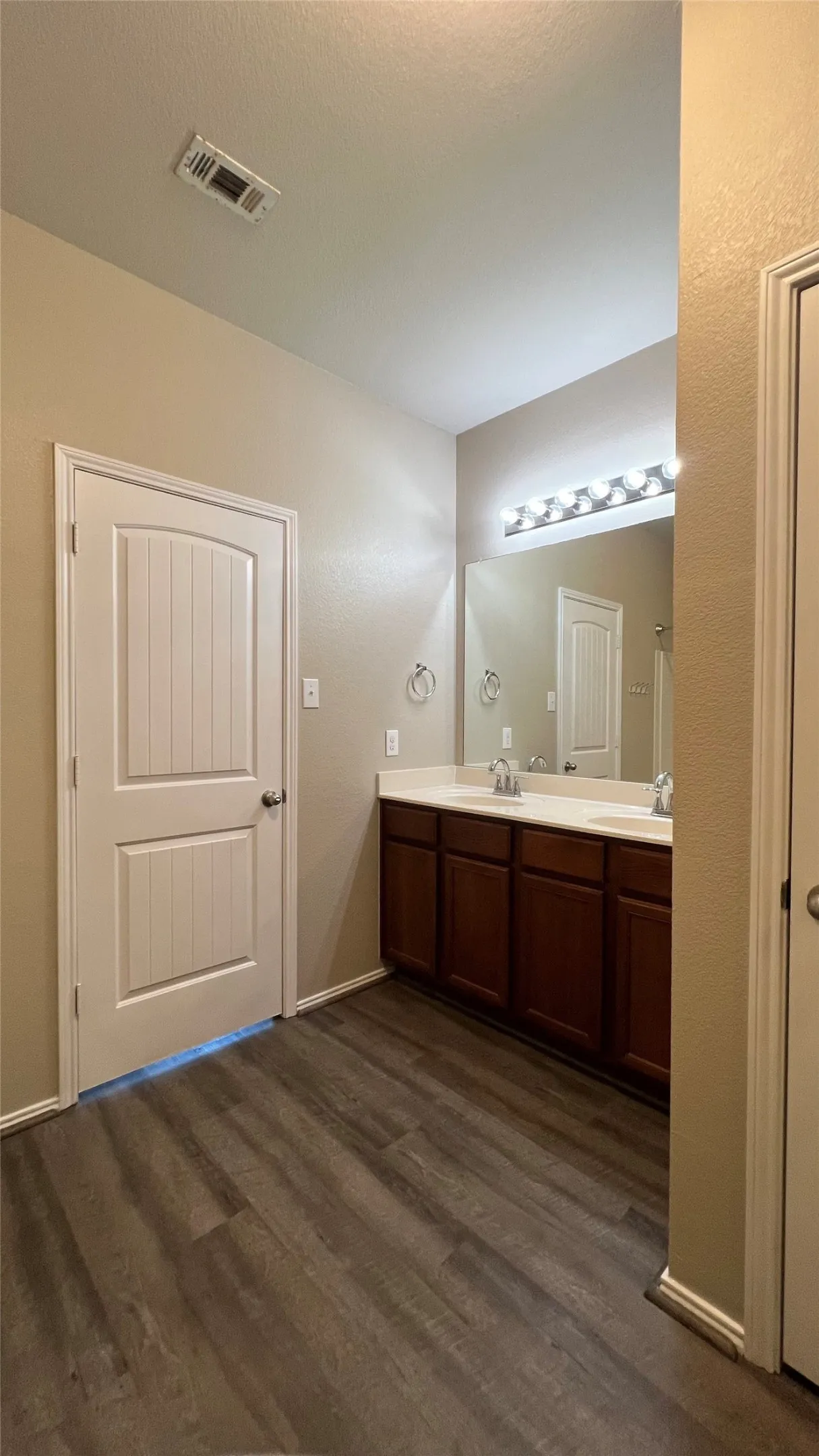 Single Family Residence For Rent in Tarrant County , 1701 Quail Springs Circle, Fort Worth, Texas 76177, 3 Bedroom, 2 Bathroom, 2 Garage spaces, 1,670 Sqft, built in 2013, mls#21339417, Real Estate Agent in Fort Worth, Homes For Rent in Tarrant county, Homes For Rent in Fort Worth, Realtor in Fort Worth Texas, Real Estate Brokerage Independent Realty Texas, Luminita Cordes Realtor