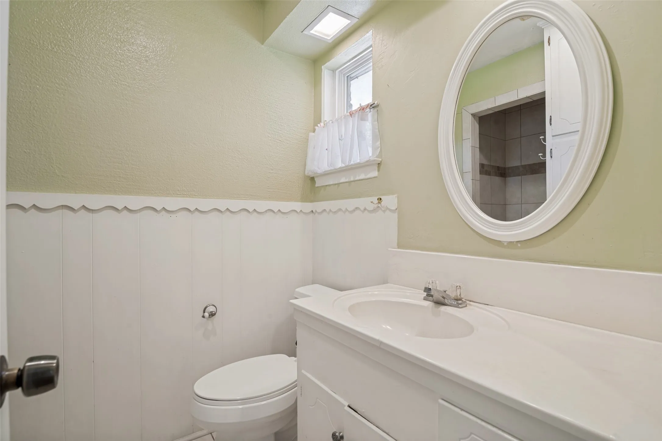 Single Family Residence For Sale in Dallas County , 3506 Ridgedale Drive, Garland, Texas 75041, 3 Bedroom, 2 Bathroom, 2 Garage spaces, 1,582 Sqft, built in 1960, mls#21340516, Real Estate Agent in Garland, Homes For Sale in Dallas county, Homes For Sale in Garland, Realtor in Garland Texas, Real Estate Brokerage Independent Realty Texas, Luminita Cordes Realtor