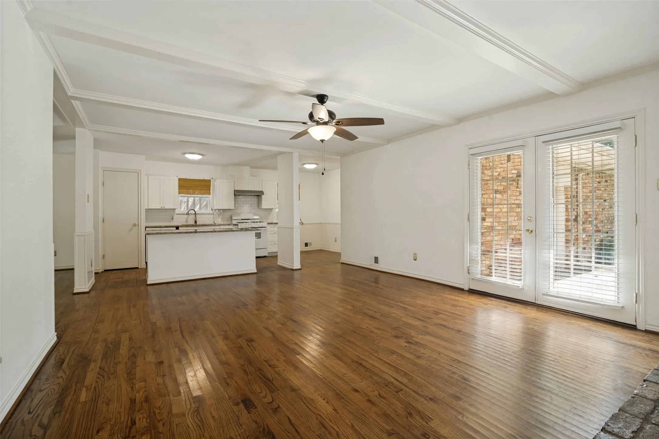 Single Family Residence For Sale in Dallas County , 3506 Ridgedale Drive, Garland, Texas 75041, 3 Bedroom, 2 Bathroom, 2 Garage spaces, 1,582 Sqft, built in 1960, mls#21340516, Real Estate Agent in Garland, Homes For Sale in Dallas county, Homes For Sale in Garland, Realtor in Garland Texas, Real Estate Brokerage Independent Realty Texas, Luminita Cordes Realtor