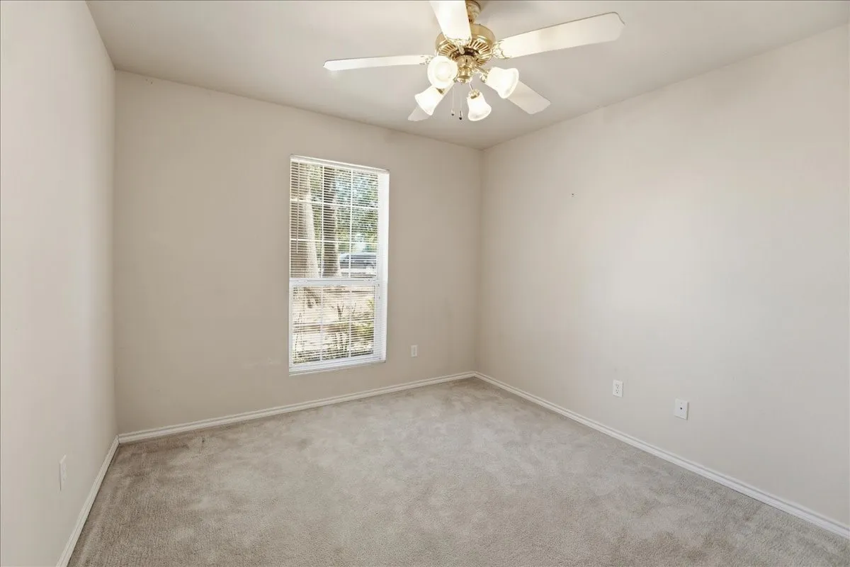 Single Family Residence For Sale in Wood County , 161 County Road 2232, Mineola, Texas 75773, 3 Bedroom, 2 Bathroom, 2 Garage spaces, 1,457 Sqft, built in 2005, mls#21340650, Real Estate Agent in Mineola, Homes For Sale in Wood county, Homes For Sale in Mineola, Realtor in Mineola Texas, Real Estate Brokerage Independent Realty Texas, Luminita Cordes Realtor