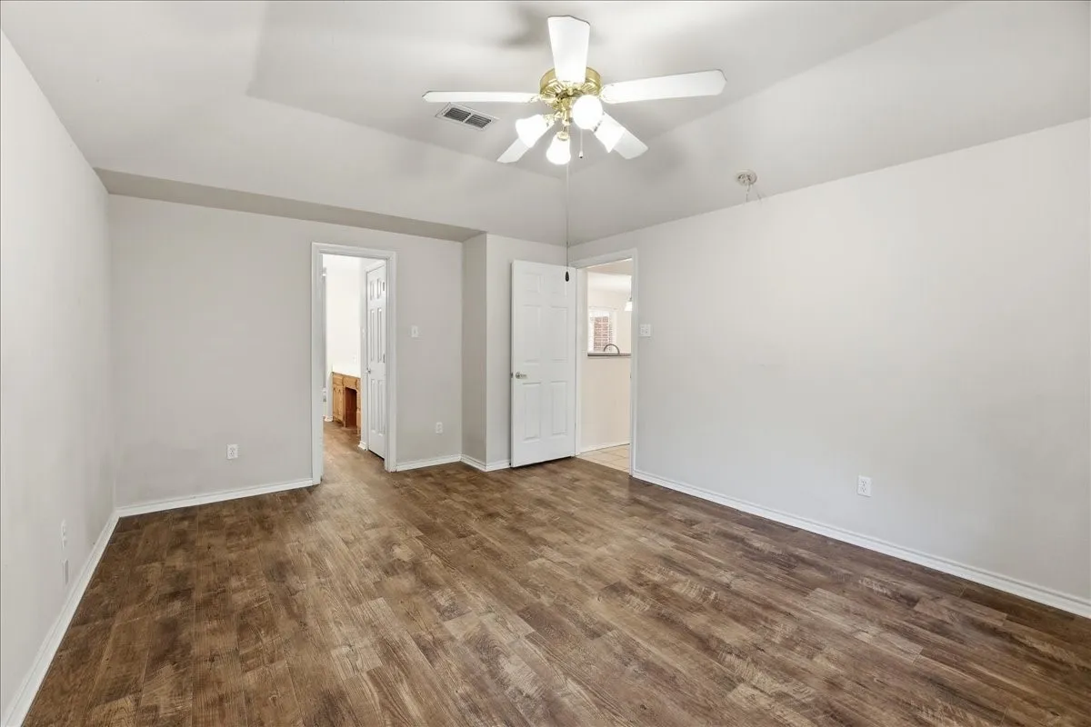 Single Family Residence For Sale in Wood County , 161 County Road 2232, Mineola, Texas 75773, 3 Bedroom, 2 Bathroom, 2 Garage spaces, 1,457 Sqft, built in 2005, mls#21340650, Real Estate Agent in Mineola, Homes For Sale in Wood county, Homes For Sale in Mineola, Realtor in Mineola Texas, Real Estate Brokerage Independent Realty Texas, Luminita Cordes Realtor
