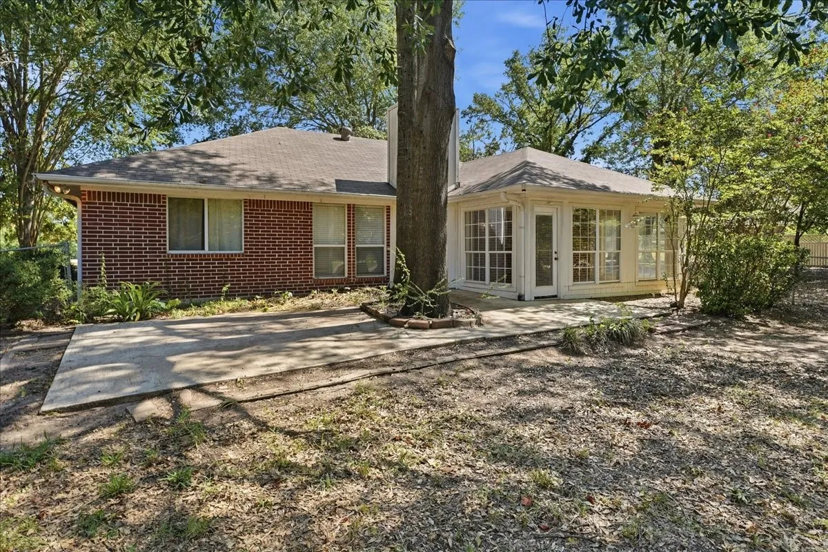 Single Family Residence For Sale in Wood County , 161 County Road 2232, Mineola, Texas 75773, 3 Bedroom, 2 Bathroom, 2 Garage spaces, 1,457 Sqft, built in 2005, mls#21340650, Real Estate Agent in Mineola, Homes For Sale in Wood county, Homes For Sale in Mineola, Realtor in Mineola Texas, Real Estate Brokerage Independent Realty Texas, Luminita Cordes Realtor