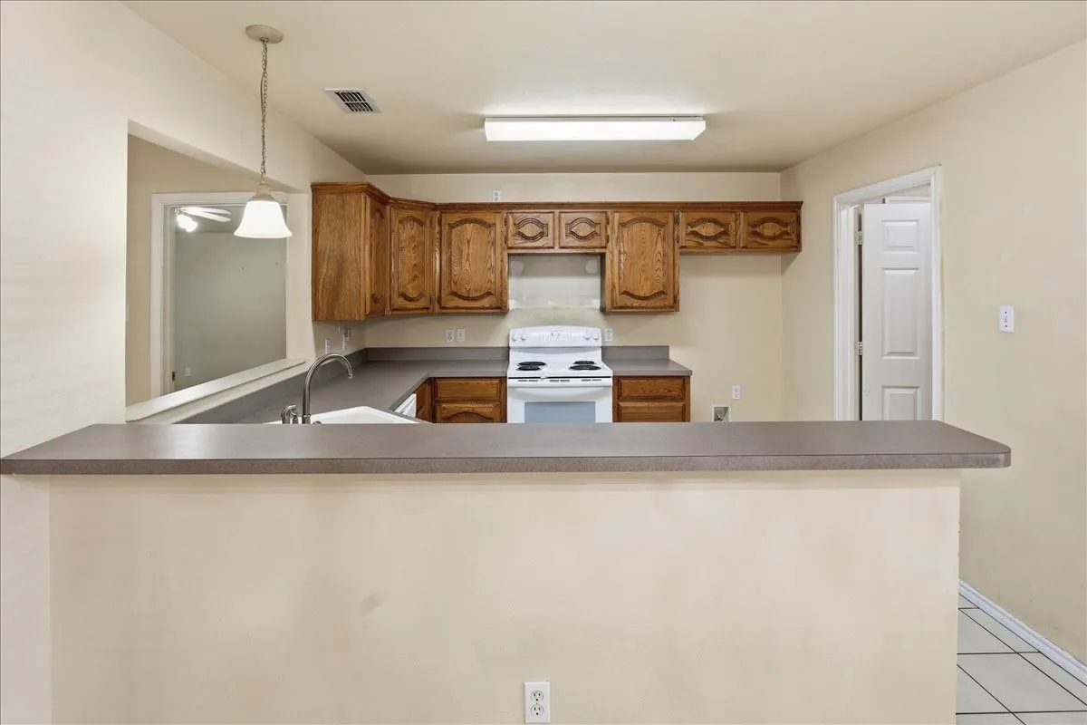 Single Family Residence For Sale in Wood County , 161 County Road 2232, Mineola, Texas 75773, 3 Bedroom, 2 Bathroom, 2 Garage spaces, 1,457 Sqft, built in 2005, mls#21340650, Real Estate Agent in Mineola, Homes For Sale in Wood county, Homes For Sale in Mineola, Realtor in Mineola Texas, Real Estate Brokerage Independent Realty Texas, Luminita Cordes Realtor