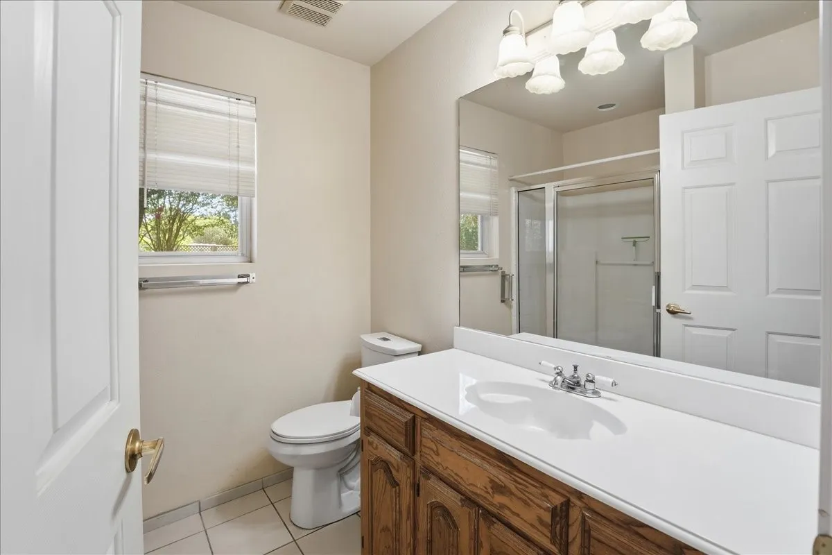 Single Family Residence For Sale in Wood County , 161 County Road 2232, Mineola, Texas 75773, 3 Bedroom, 2 Bathroom, 2 Garage spaces, 1,457 Sqft, built in 2005, mls#21340650, Real Estate Agent in Mineola, Homes For Sale in Wood county, Homes For Sale in Mineola, Realtor in Mineola Texas, Real Estate Brokerage Independent Realty Texas, Luminita Cordes Realtor