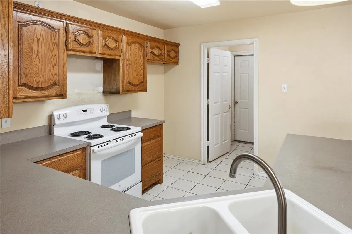 Single Family Residence For Sale in Wood County , 161 County Road 2232, Mineola, Texas 75773, 3 Bedroom, 2 Bathroom, 2 Garage spaces, 1,457 Sqft, built in 2005, mls#21340650, Real Estate Agent in Mineola, Homes For Sale in Wood county, Homes For Sale in Mineola, Realtor in Mineola Texas, Real Estate Brokerage Independent Realty Texas, Luminita Cordes Realtor
