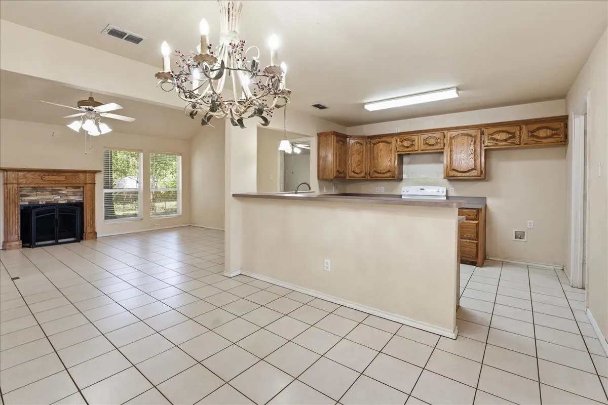 Single Family Residence For Sale in Wood County , 161 County Road 2232, Mineola, Texas 75773, 3 Bedroom, 2 Bathroom, 2 Garage spaces, 1,457 Sqft, built in 2005, mls#21340650, Real Estate Agent in Mineola, Homes For Sale in Wood county, Homes For Sale in Mineola, Realtor in Mineola Texas, Real Estate Brokerage Independent Realty Texas, Luminita Cordes Realtor