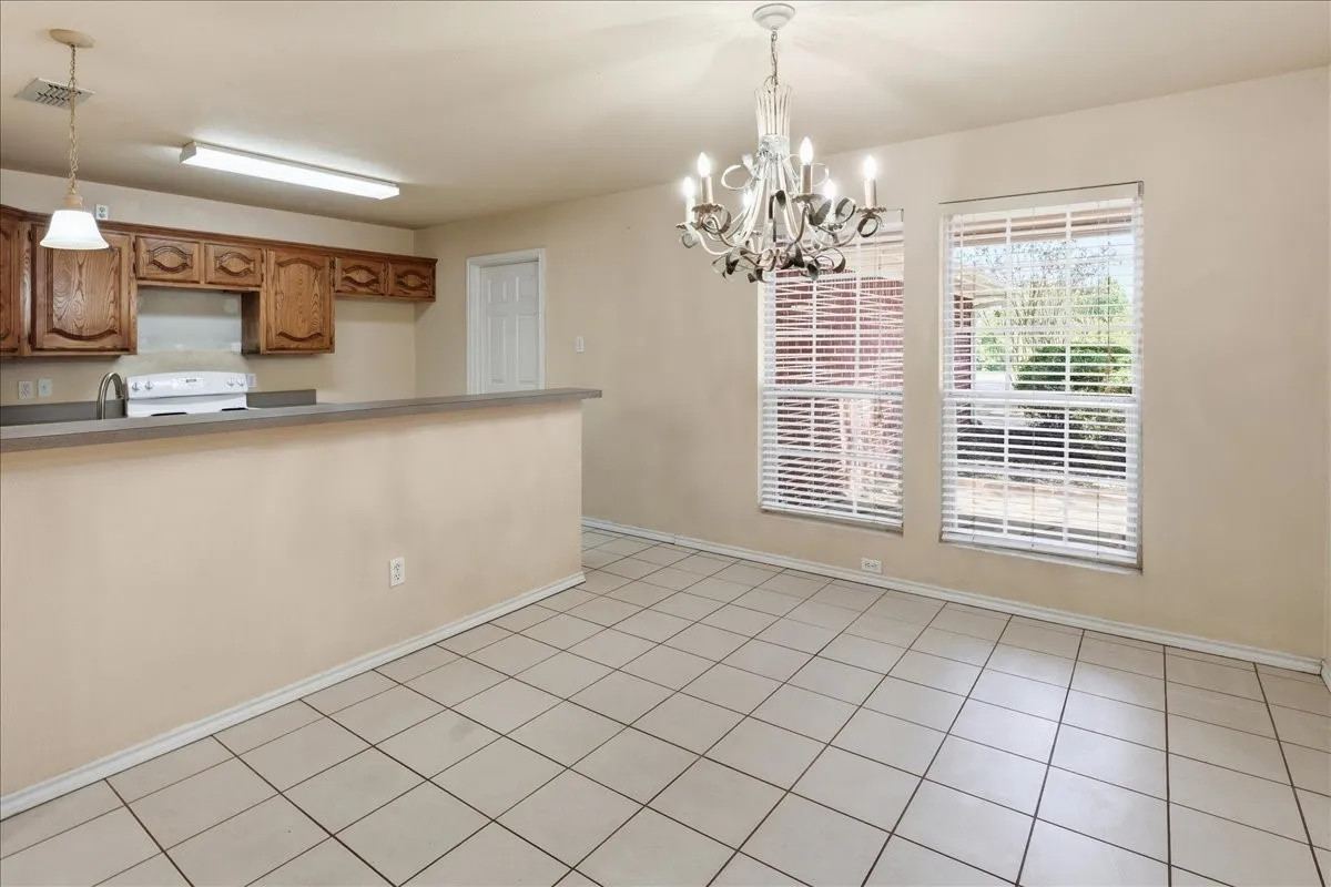 Single Family Residence For Sale in Wood County , 161 County Road 2232, Mineola, Texas 75773, 3 Bedroom, 2 Bathroom, 2 Garage spaces, 1,457 Sqft, built in 2005, mls#21340650, Real Estate Agent in Mineola, Homes For Sale in Wood county, Homes For Sale in Mineola, Realtor in Mineola Texas, Real Estate Brokerage Independent Realty Texas, Luminita Cordes Realtor