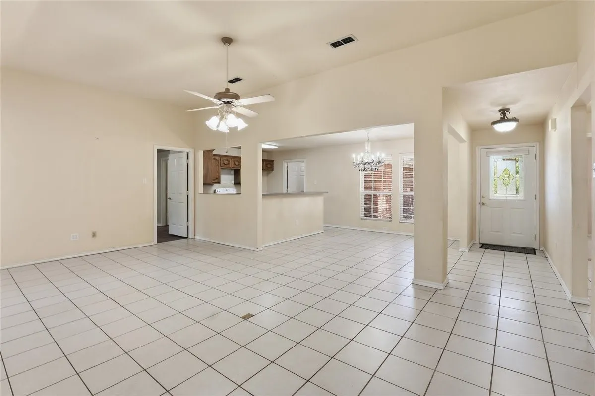 Single Family Residence For Sale in Wood County , 161 County Road 2232, Mineola, Texas 75773, 3 Bedroom, 2 Bathroom, 2 Garage spaces, 1,457 Sqft, built in 2005, mls#21340650, Real Estate Agent in Mineola, Homes For Sale in Wood county, Homes For Sale in Mineola, Realtor in Mineola Texas, Real Estate Brokerage Independent Realty Texas, Luminita Cordes Realtor