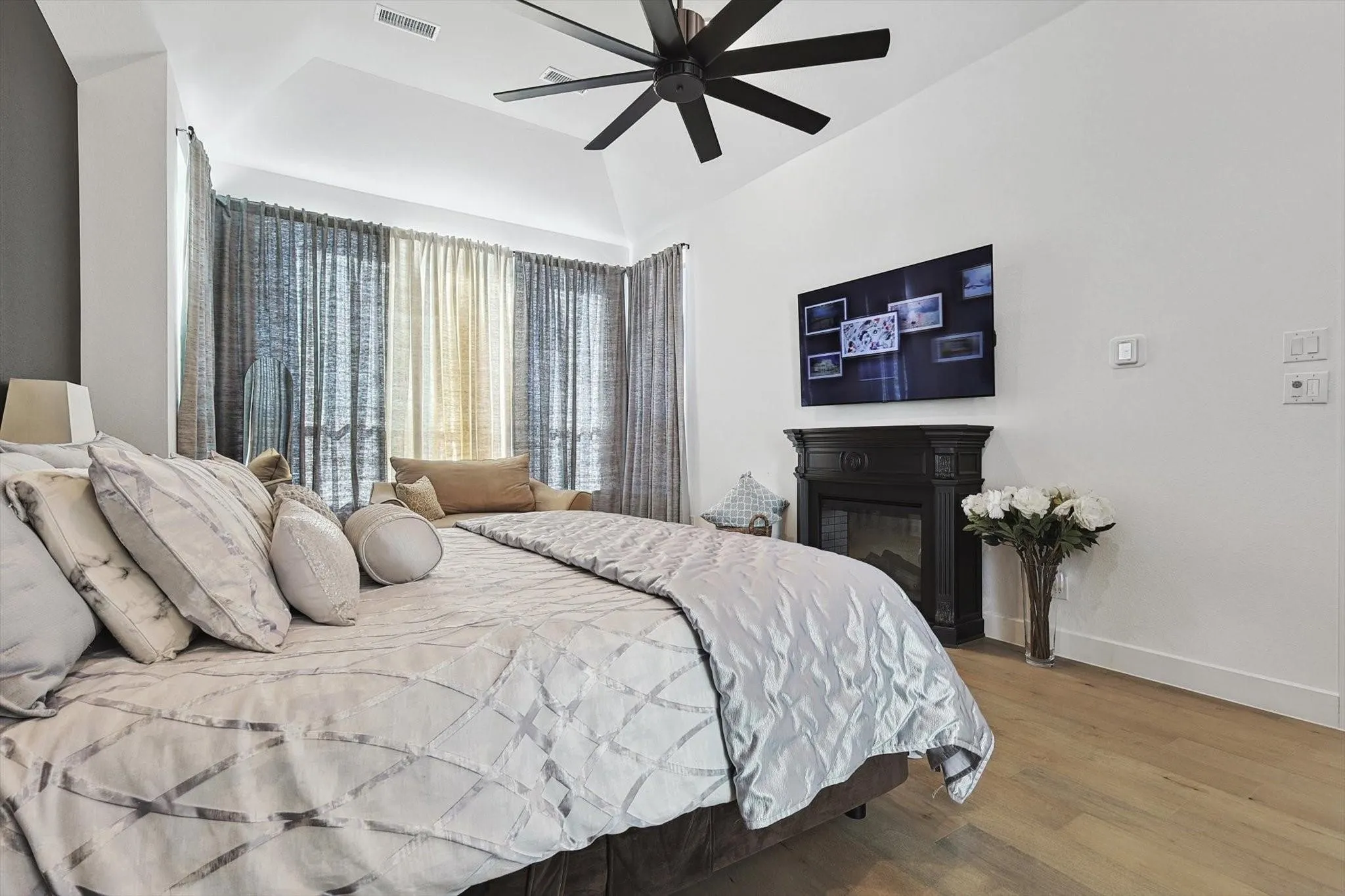 Single Family Residence For Sale in Collin County , 2017 Compton Court, Celina, Texas 75009, 4 Bedroom, 4 Bathroom, 3 Garage spaces, 3,222 Sqft, built in 2023, mls#21339790, Real Estate Agent in Celina, Homes For Sale in Collin county, Homes For Sale in Celina, Realtor in Celina Texas, Real Estate Brokerage Independent Realty Texas, Luminita Cordes Realtor