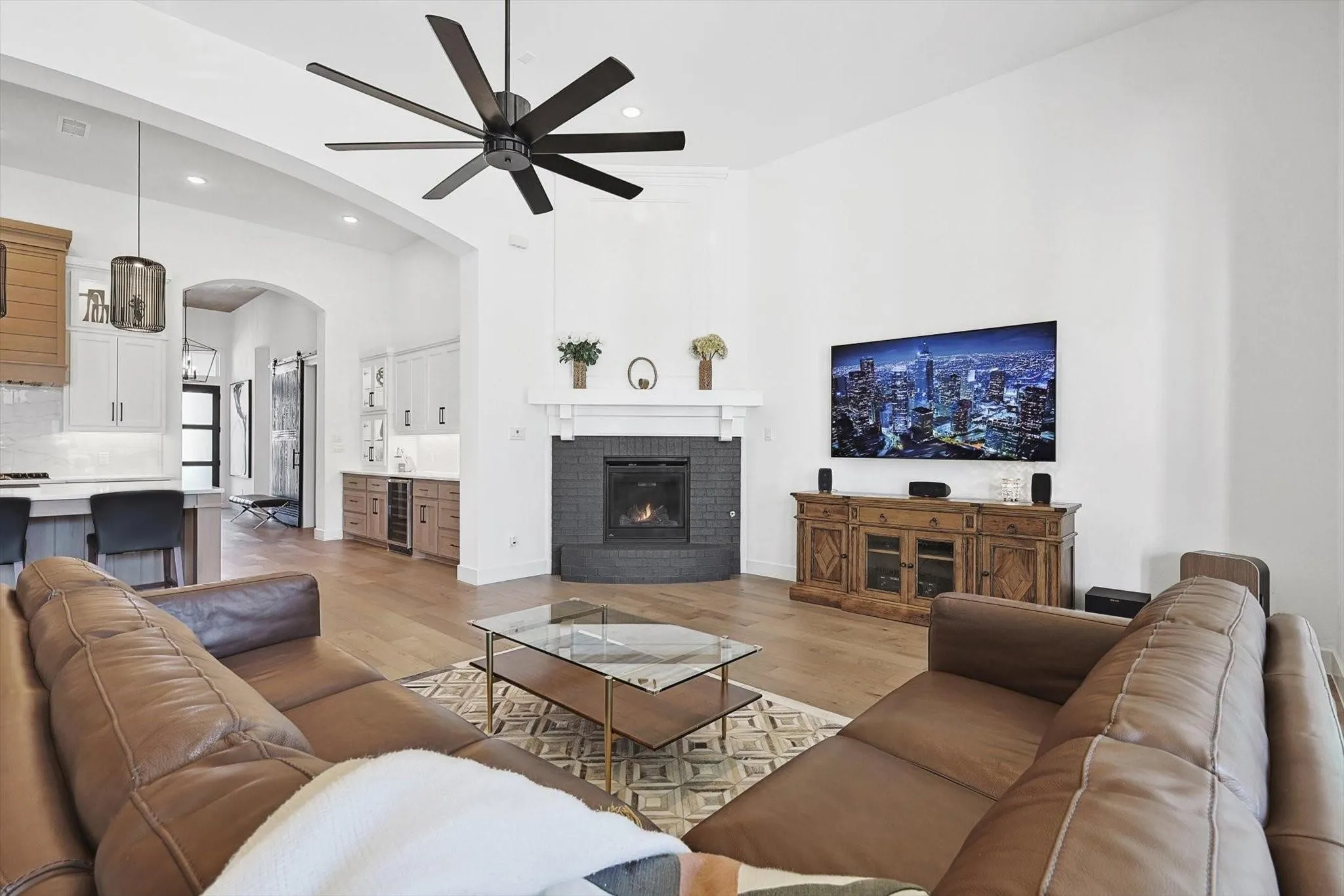 Single Family Residence For Sale in Collin County , 2017 Compton Court, Celina, Texas 75009, 4 Bedroom, 4 Bathroom, 3 Garage spaces, 3,222 Sqft, built in 2023, mls#21339790, Real Estate Agent in Celina, Homes For Sale in Collin county, Homes For Sale in Celina, Realtor in Celina Texas, Real Estate Brokerage Independent Realty Texas, Luminita Cordes Realtor