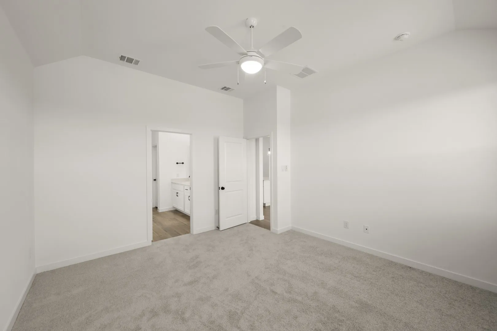 653 Tyronza- Primary Suite-2
