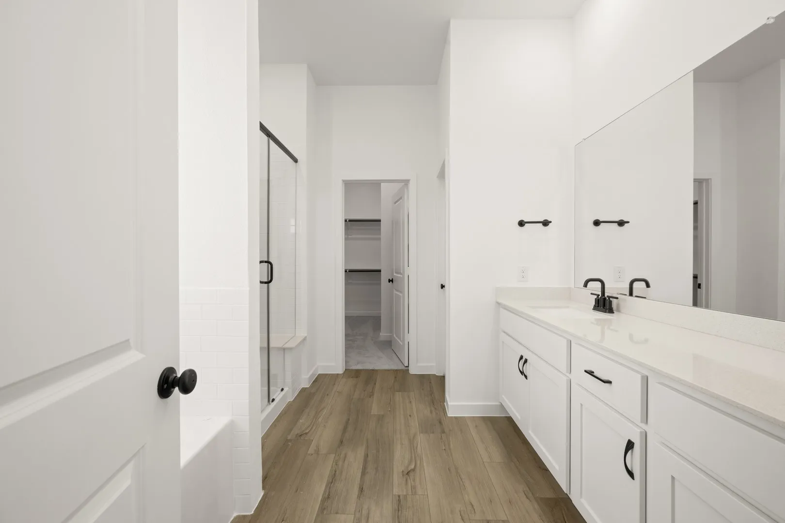 653 Tyronza- Primary Suite-3