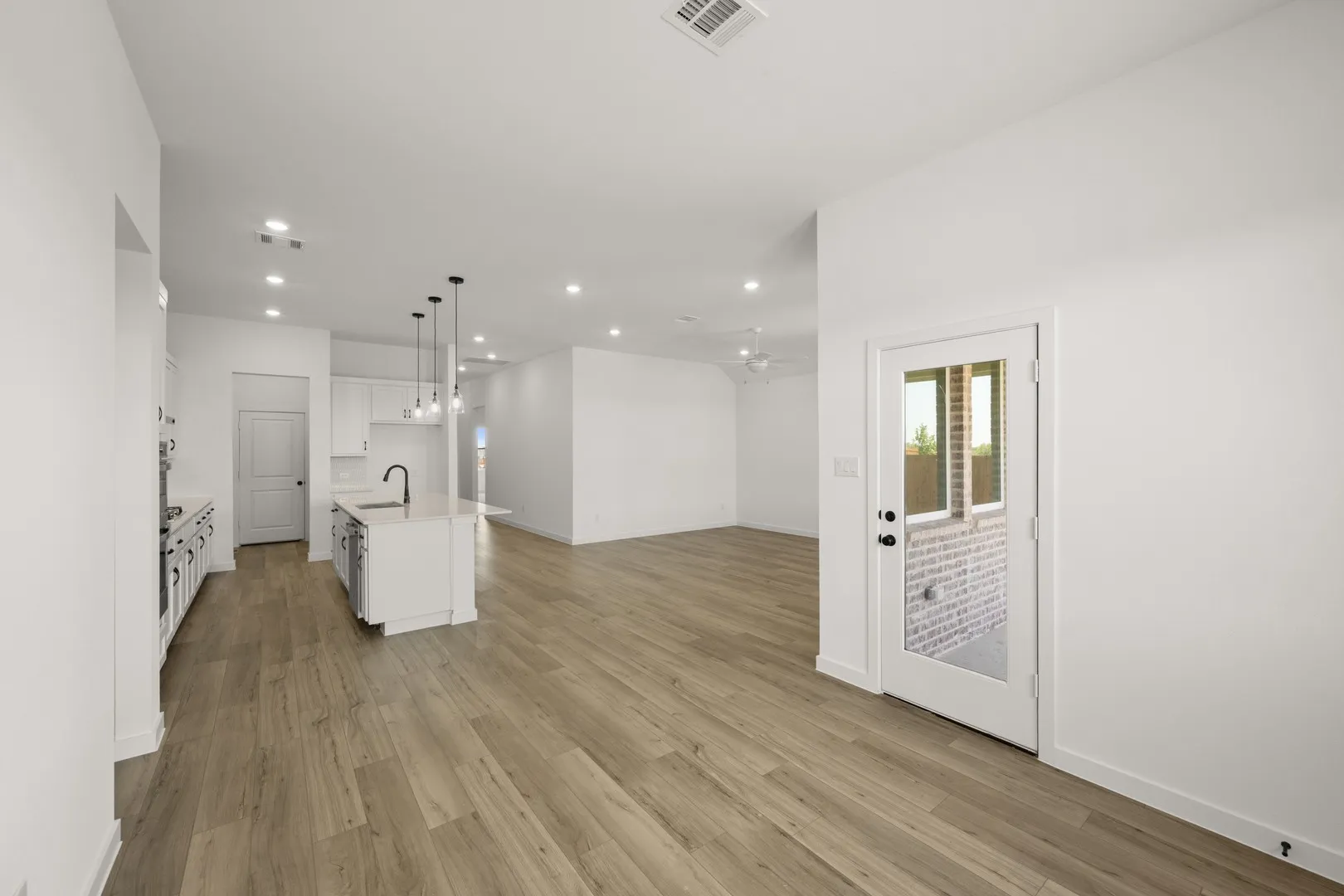 653 Tyronza- Dining-2