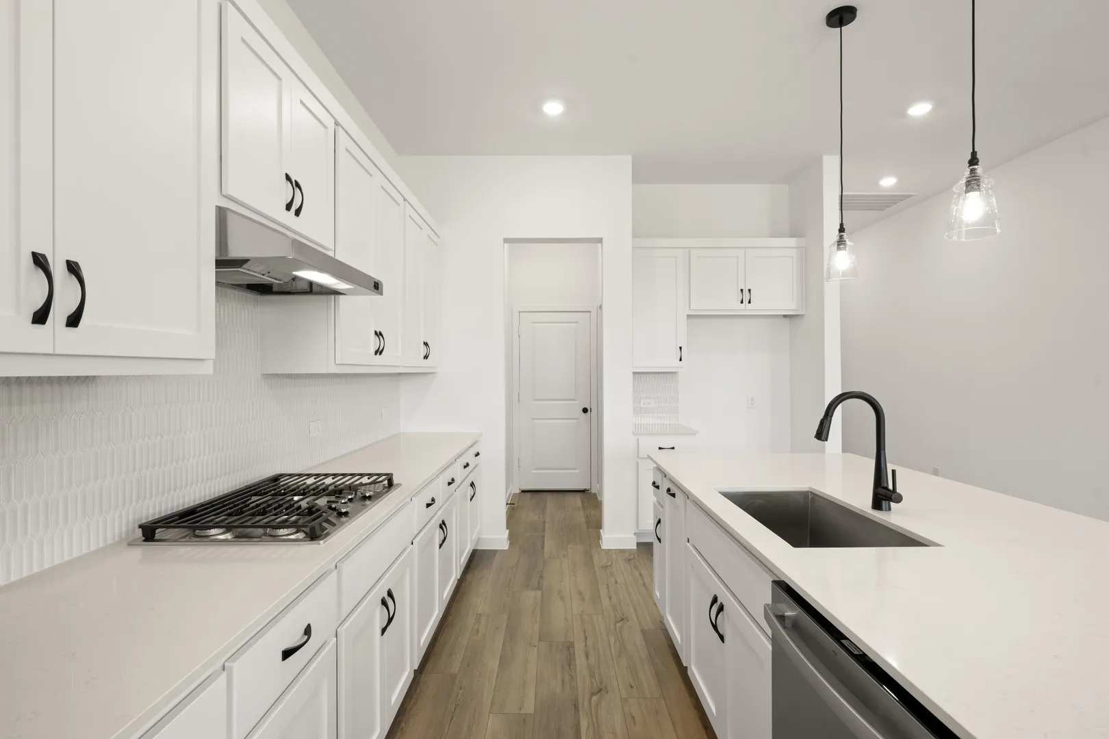 653 Tyronza- Kitchen-4