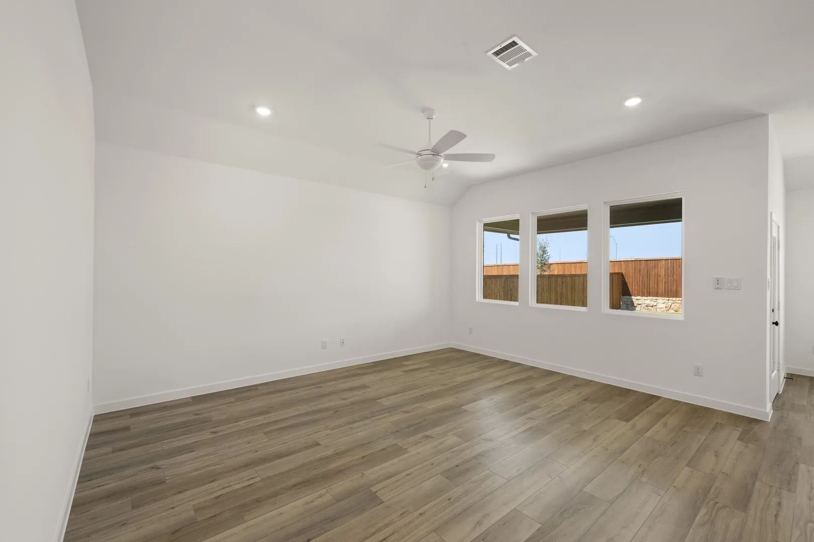653 Tyronza- Living Room-2