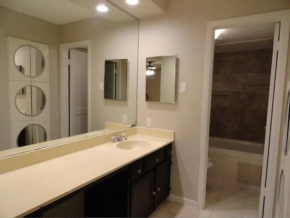 Townhouse For Rent in Dallas County , 2717 Meadowstone Court, Carrollton, Texas 75006, 4 Bedroom, 2 Bathroom, 2 Garage spaces, 1,738 Sqft, built in 1974, mls#21340328, Real Estate Agent in Carrollton, Homes For Rent in Dallas county, Homes For Rent in Carrollton, Realtor in Carrollton Texas, Real Estate Brokerage Independent Realty Texas, Luminita Cordes Realtor