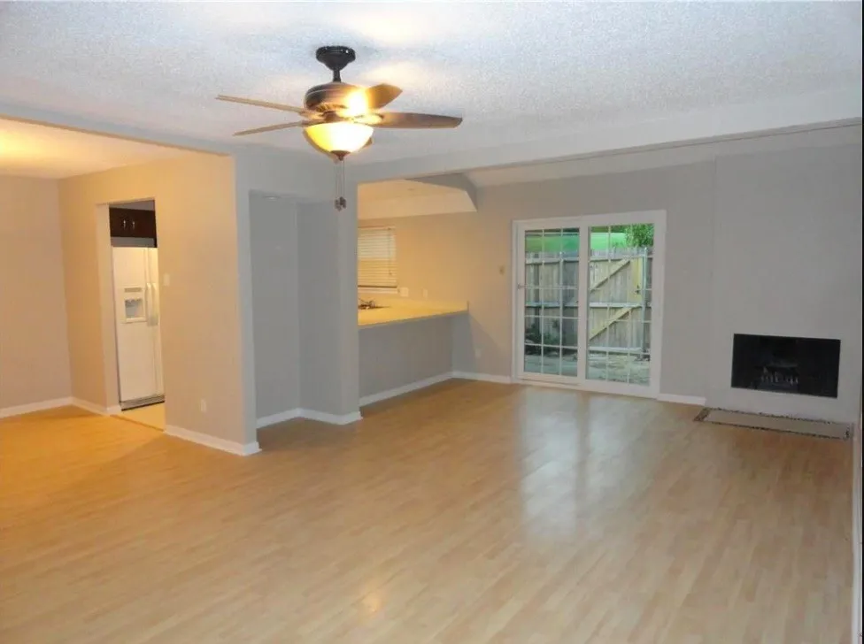 Townhouse For Rent in Dallas County , 2717 Meadowstone Court, Carrollton, Texas 75006, 4 Bedroom, 2 Bathroom, 2 Garage spaces, 1,738 Sqft, built in 1974, mls#21340328, Real Estate Agent in Carrollton, Homes For Rent in Dallas county, Homes For Rent in Carrollton, Realtor in Carrollton Texas, Real Estate Brokerage Independent Realty Texas, Luminita Cordes Realtor