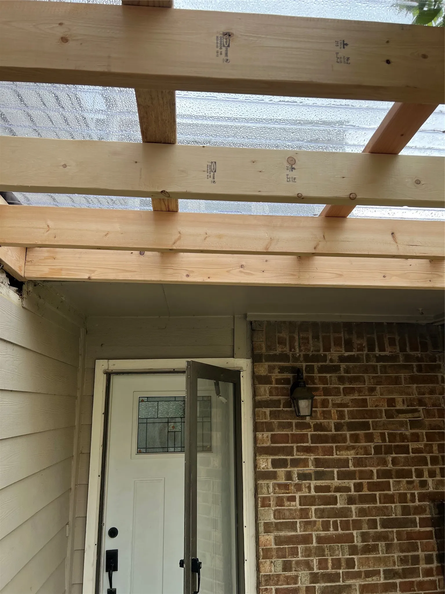 Townhouse For Rent in Dallas County , 2717 Meadowstone Court, Carrollton, Texas 75006, 4 Bedroom, 2 Bathroom, 2 Garage spaces, 1,738 Sqft, built in 1974, mls#21340328, Real Estate Agent in Carrollton, Homes For Rent in Dallas county, Homes For Rent in Carrollton, Realtor in Carrollton Texas, Real Estate Brokerage Independent Realty Texas, Luminita Cordes Realtor