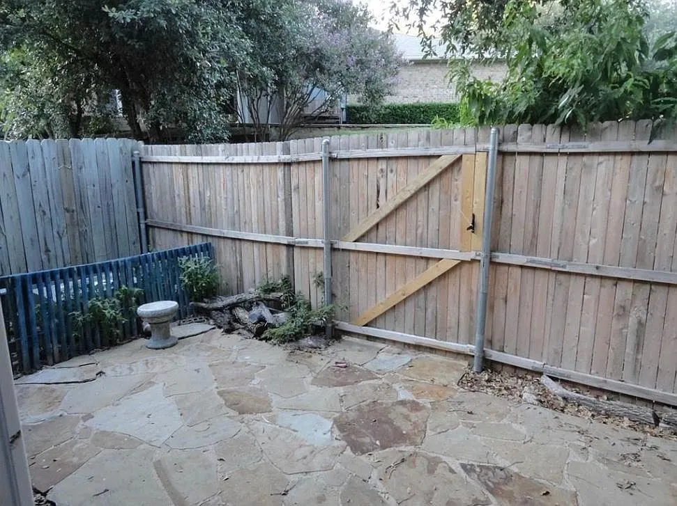 Townhouse For Rent in Dallas County , 2717 Meadowstone Court, Carrollton, Texas 75006, 4 Bedroom, 2 Bathroom, 2 Garage spaces, 1,738 Sqft, built in 1974, mls#21340328, Real Estate Agent in Carrollton, Homes For Rent in Dallas county, Homes For Rent in Carrollton, Realtor in Carrollton Texas, Real Estate Brokerage Independent Realty Texas, Luminita Cordes Realtor