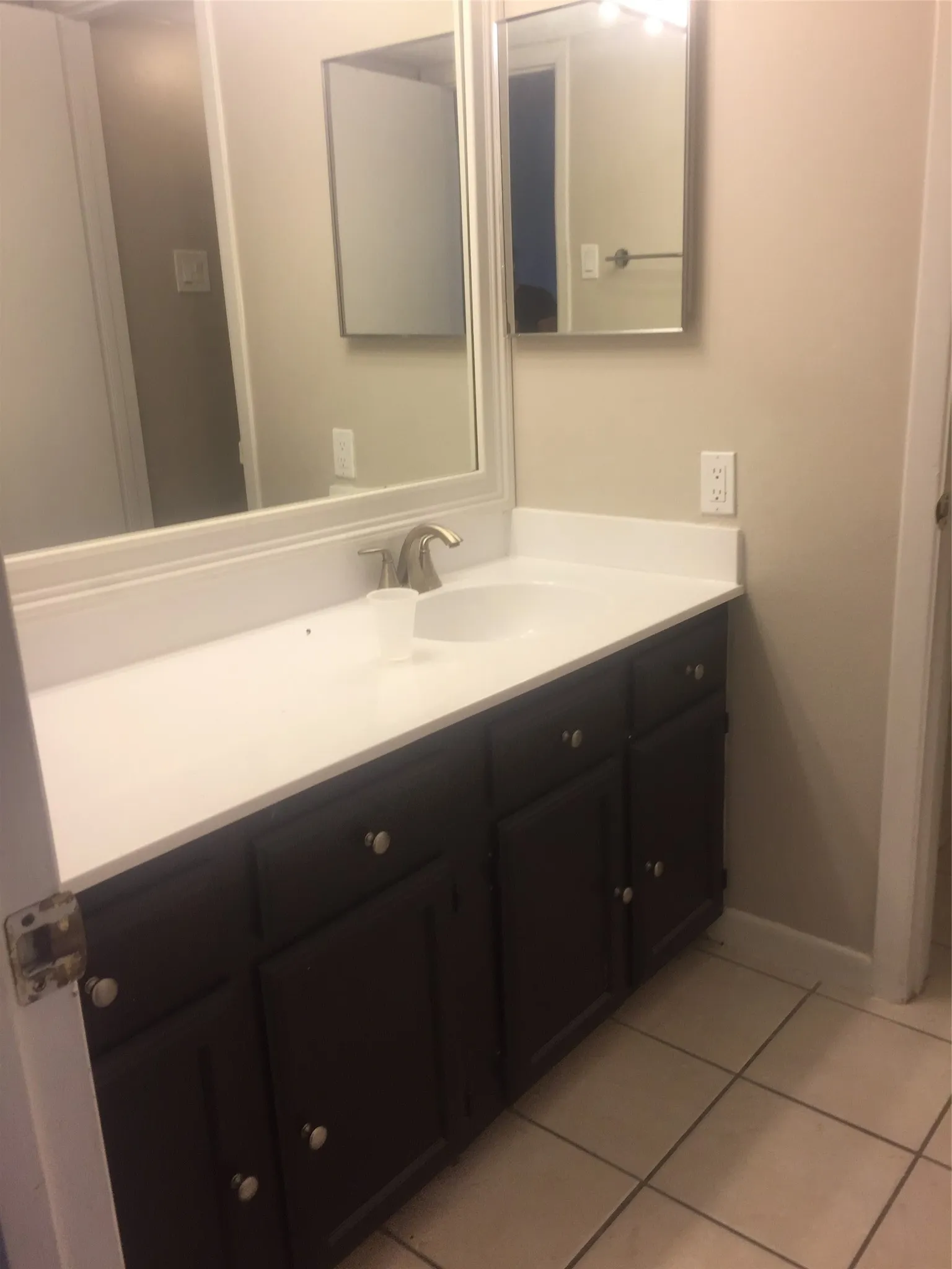 Townhouse For Rent in Dallas County , 2717 Meadowstone Court, Carrollton, Texas 75006, 4 Bedroom, 2 Bathroom, 2 Garage spaces, 1,738 Sqft, built in 1974, mls#21340328, Real Estate Agent in Carrollton, Homes For Rent in Dallas county, Homes For Rent in Carrollton, Realtor in Carrollton Texas, Real Estate Brokerage Independent Realty Texas, Luminita Cordes Realtor