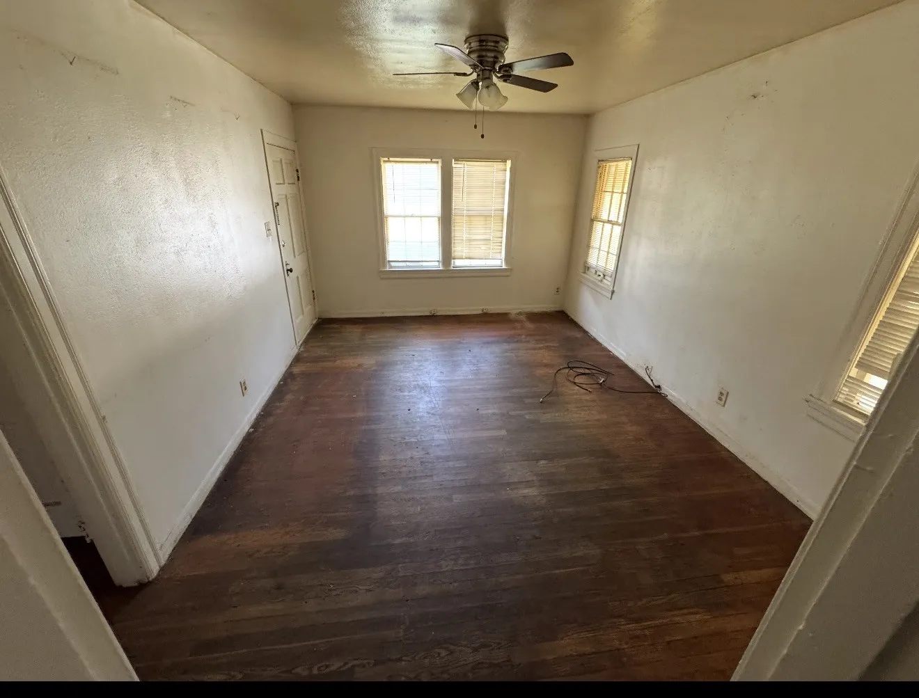 Single Family Residence For Sale in Parker County , 804 W Bridge Street, Weatherford, Texas 76086, 2 Bedrooms, 1 Bathroom, Garage spaces, 1,098 Sqft, built in 0, Price $199,000, mls#21340749, Real Estate Agent in Weatherford, Homes For Sale in Parker county, Homes For Sale in Weatherford, Realtor in Weatherford Texas, Real Estate Brokerage Independent Realty Texas, Luminita Cordes Realtor