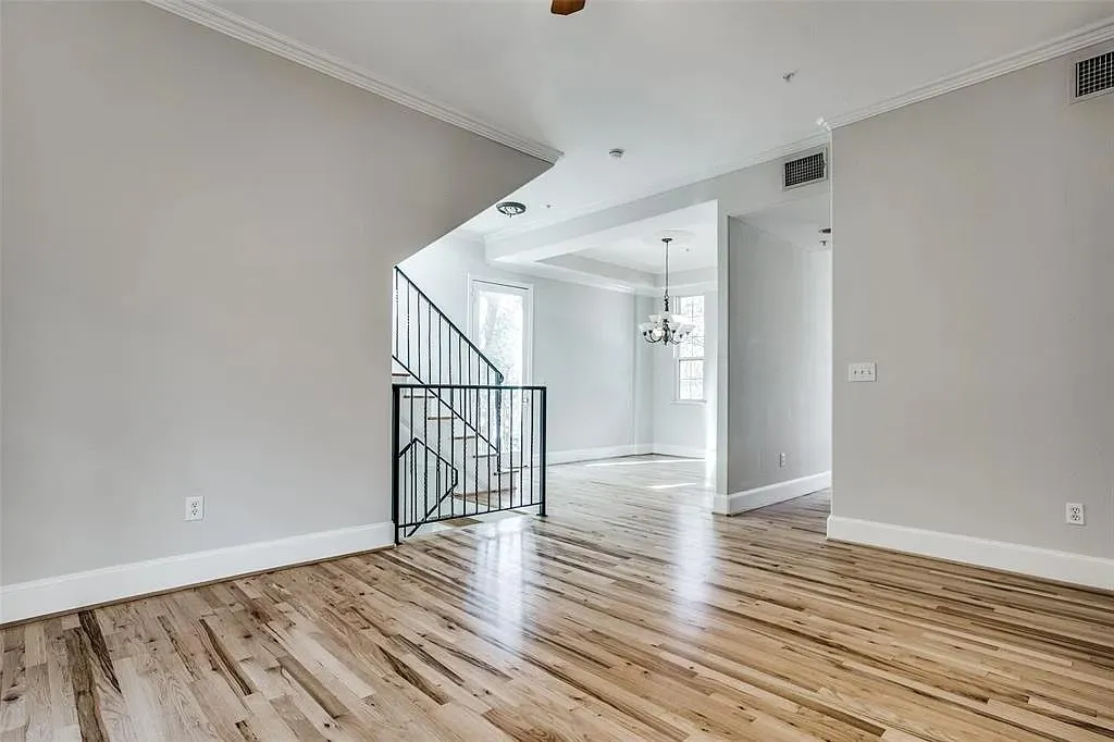 Townhouse For Rent in Dallas County , 5720 La Vista Drive, Dallas, Texas 75206, 3 Bedroom, 4 Bathroom, 2 Garage spaces, 1,849 Sqft, built in 1999, mls#21340753, Real Estate Agent in Dallas, Homes For Rent in Dallas county, Homes For Rent in Dallas, Realtor in Dallas Texas, Real Estate Brokerage Independent Realty Texas, Luminita Cordes Realtor