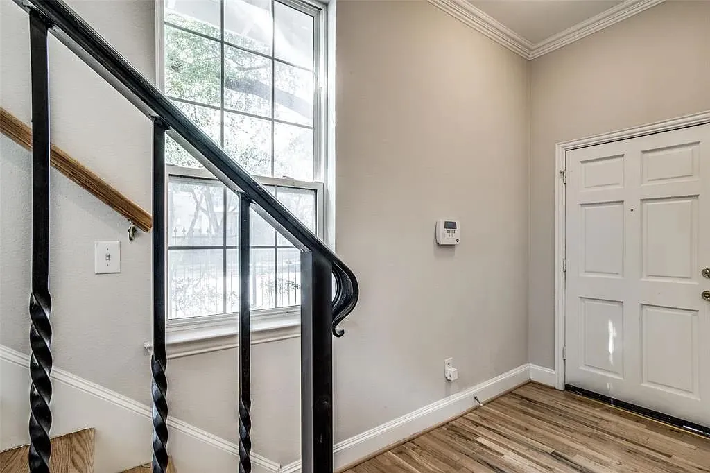 Townhouse For Rent in Dallas County , 5720 La Vista Drive, Dallas, Texas 75206, 3 Bedroom, 4 Bathroom, 2 Garage spaces, 1,849 Sqft, built in 1999, mls#21340753, Real Estate Agent in Dallas, Homes For Rent in Dallas county, Homes For Rent in Dallas, Realtor in Dallas Texas, Real Estate Brokerage Independent Realty Texas, Luminita Cordes Realtor